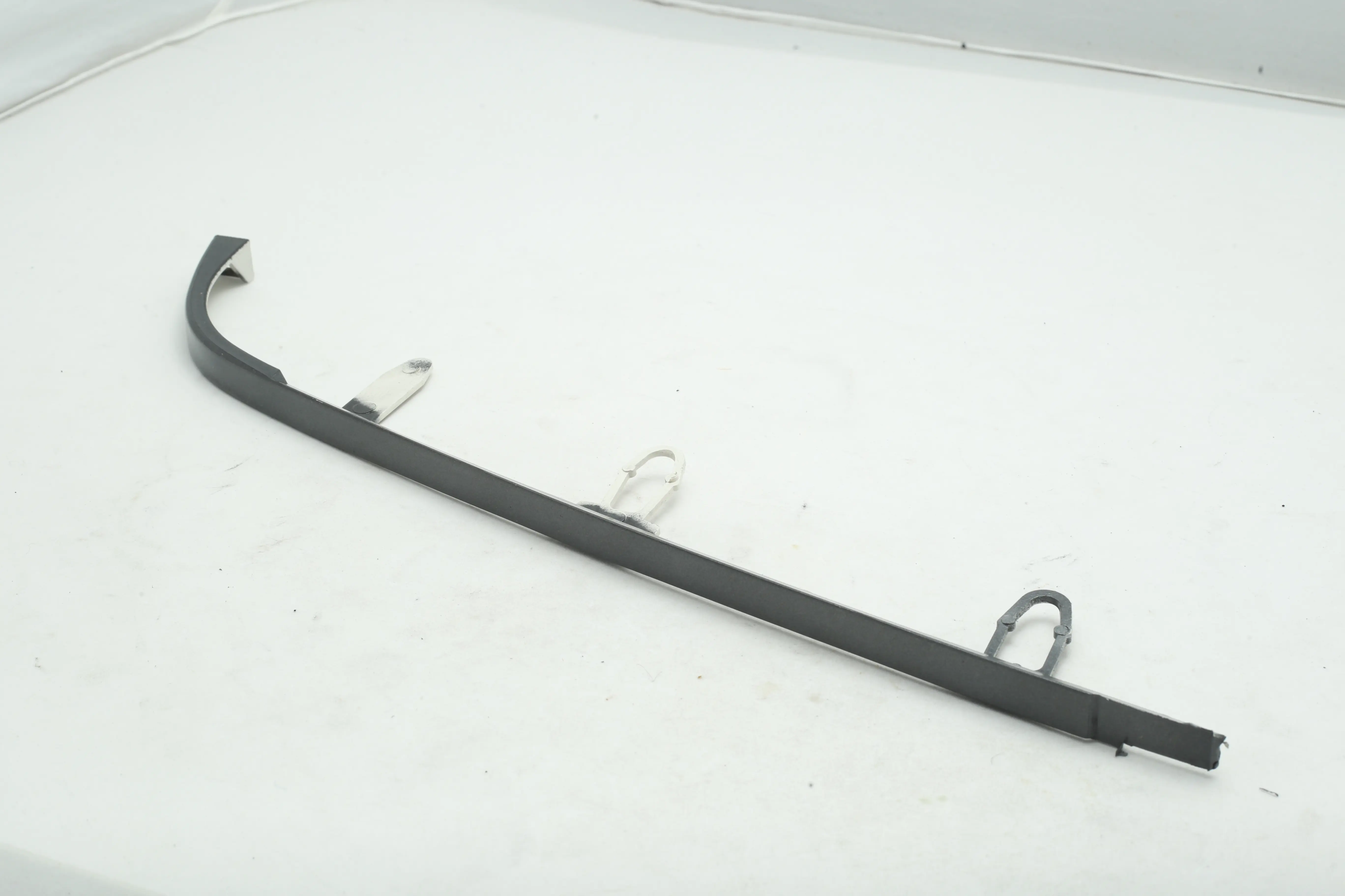 ابروی چراغ جلو پژو 405 نوک مدادی راست HIC