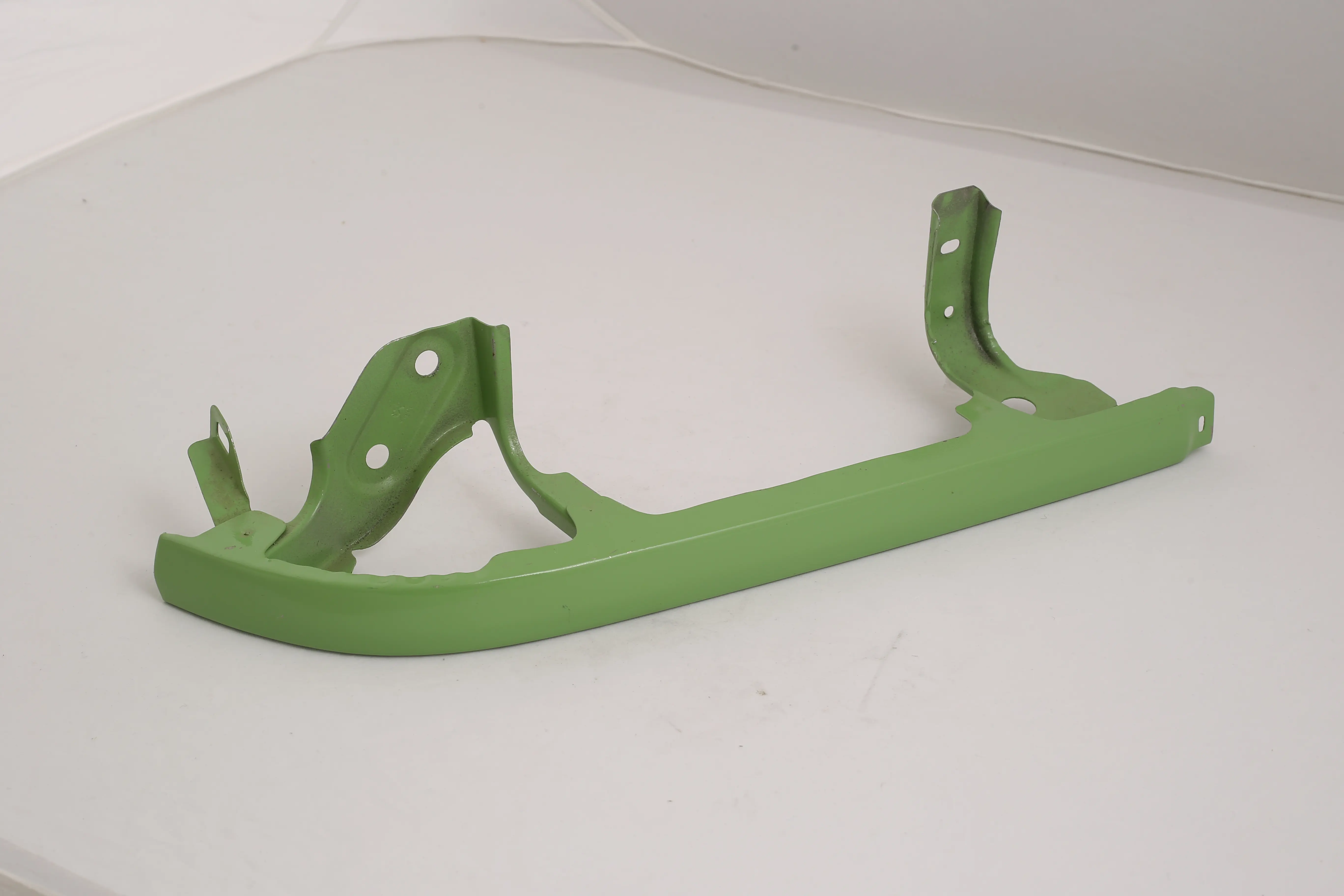 ابروی چراغ جلو پراید سبز تاکسی افتخار