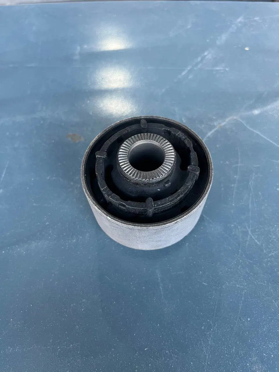 بوش طبق عقب تیگو5 SOMINEK