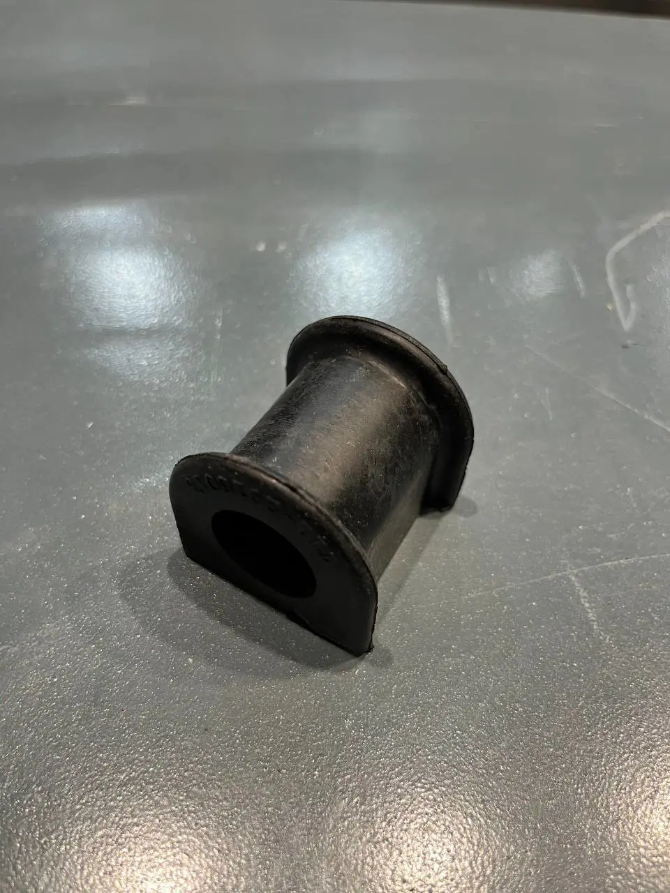 بوش لاستیکی میل موجگیر عقب(چاکدار) ام وی ام  SOMINEK X33