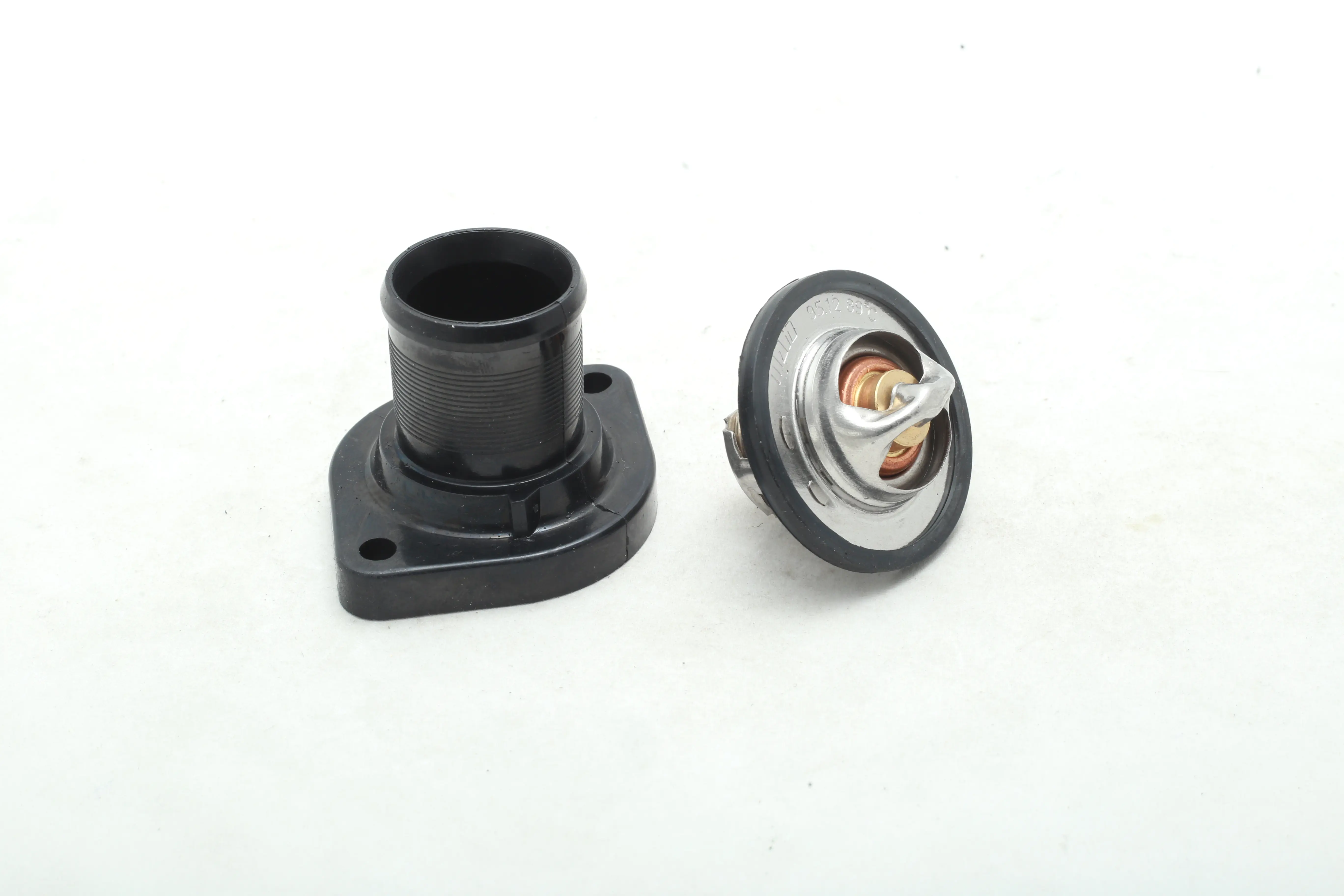 ترموستات پژو 206 (89 درجه) با درب و واشر آب بندی HIC