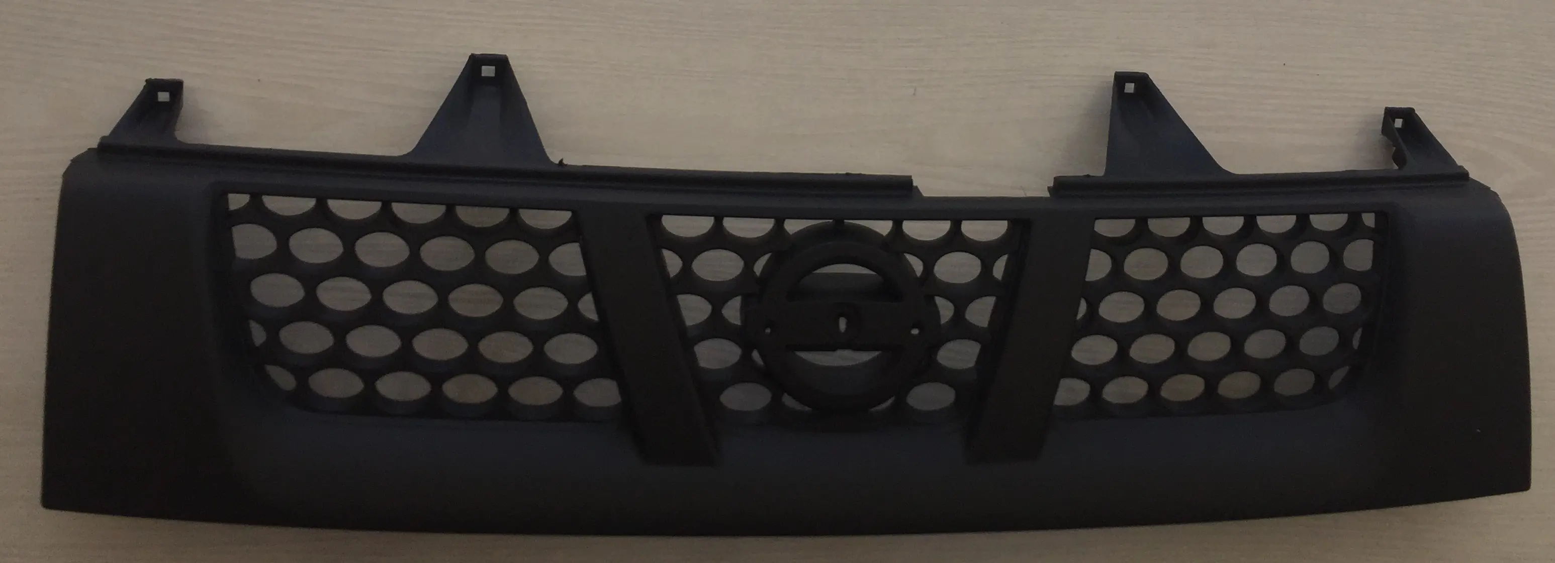 جلو پنجره رونیز مشکی