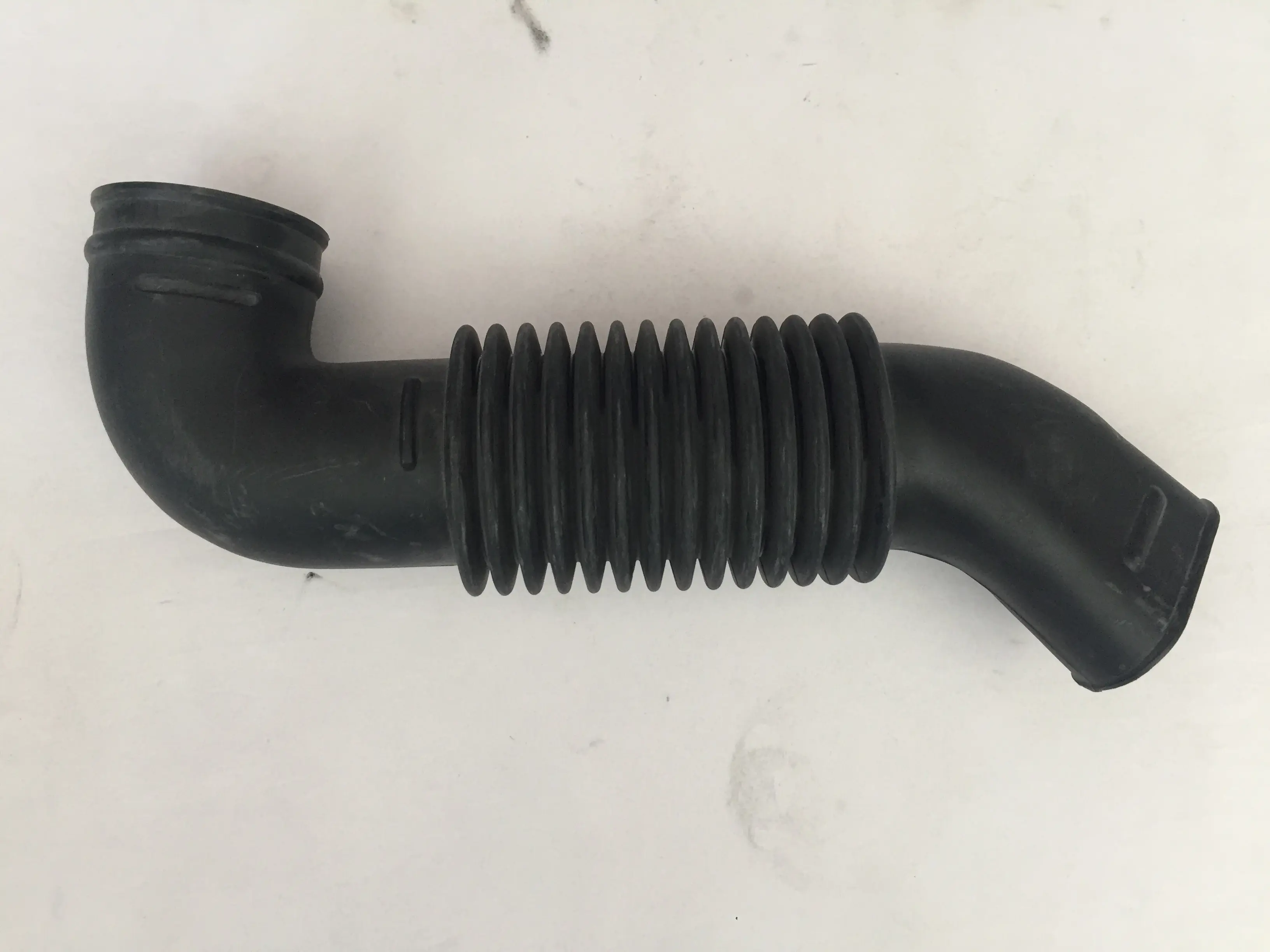 خرطومی هواکش پاترول 2 درب NISSAN MOTOR اصلی