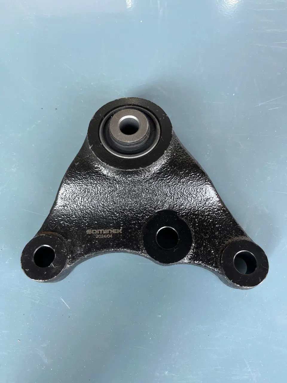 دسته موتور بالائی عقب آریزو5 SOMINEK