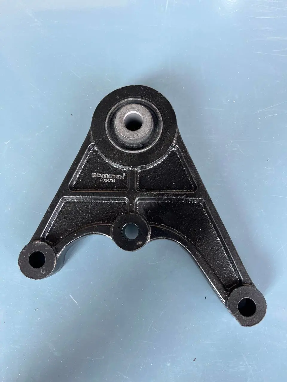 دسته موتور بالائی عقب آریزو5 SOMINEK