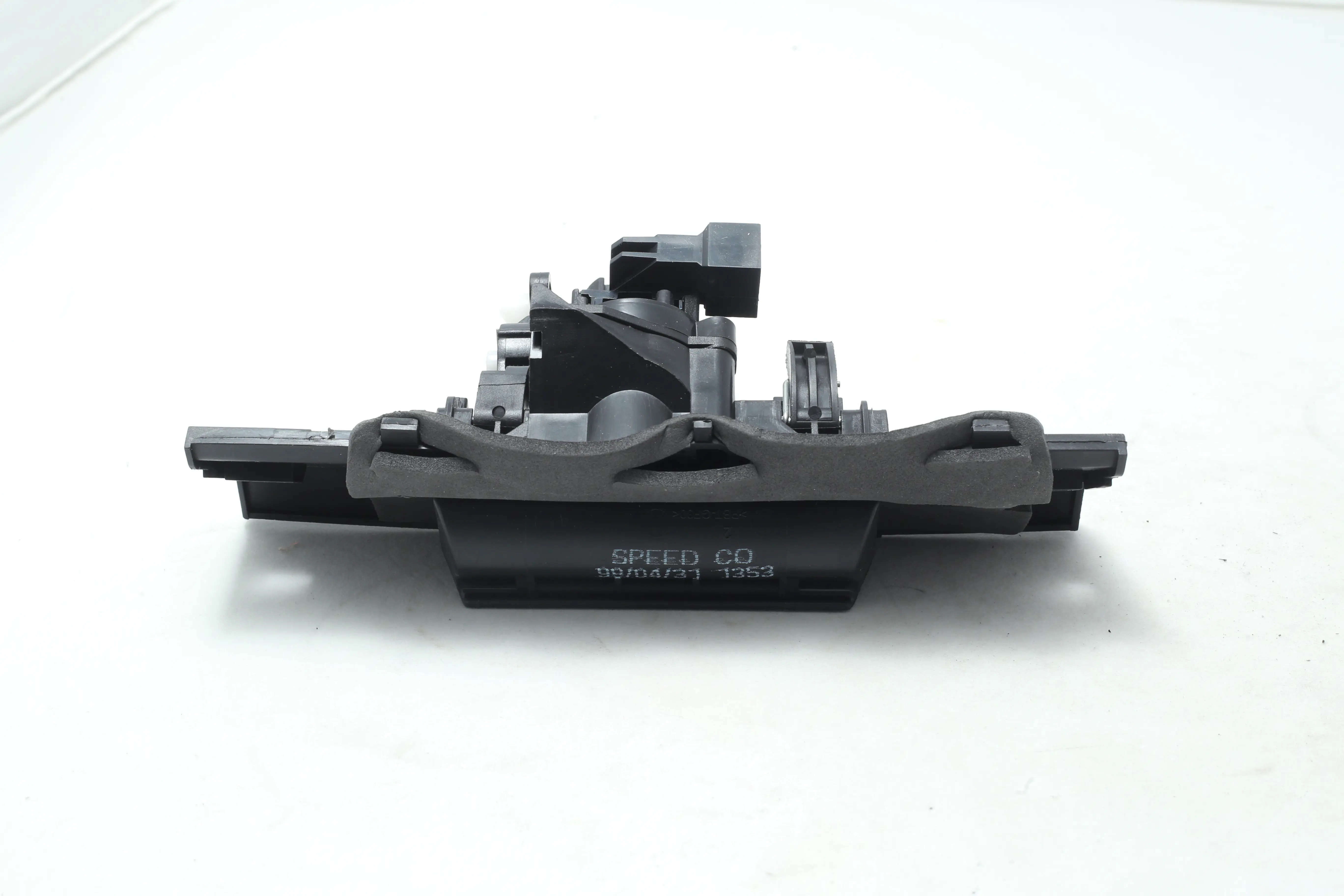 دستگیره صندوق پژو 206 با پمپ چکاد