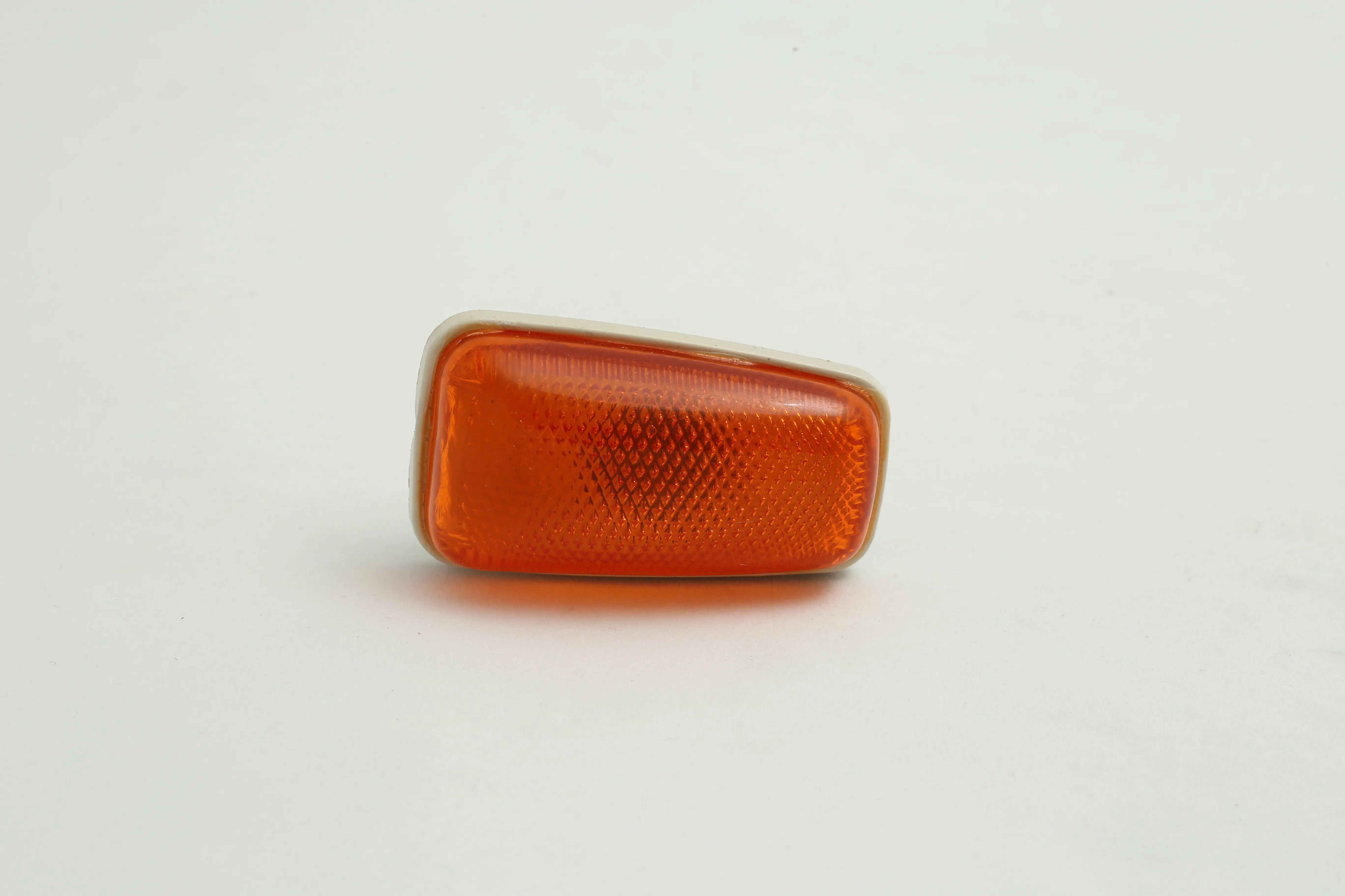 راهنما بغل گلگیر پراید نارنجی HIC