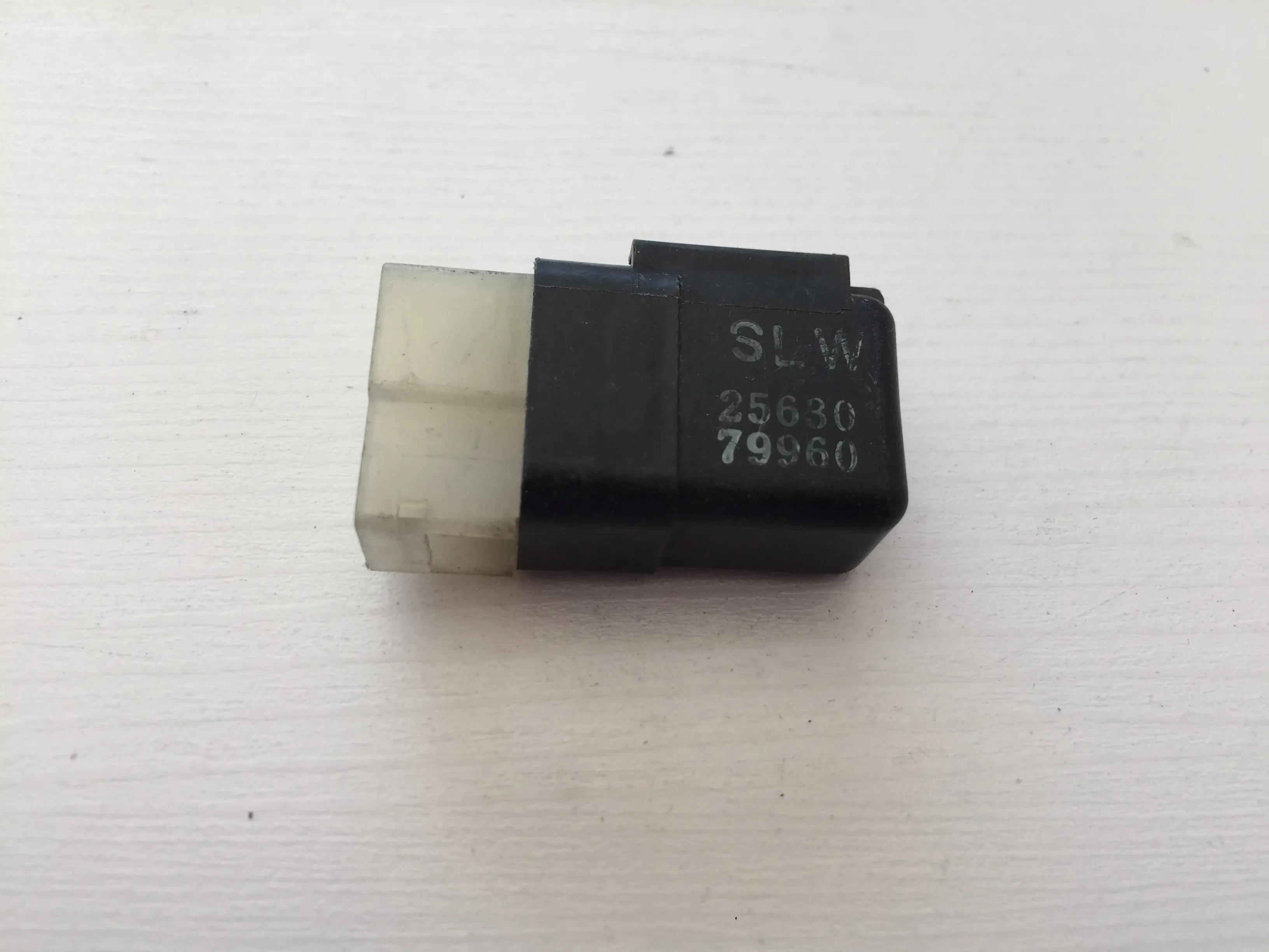 رله پیکاپ مشکی 3 فیش اصلی