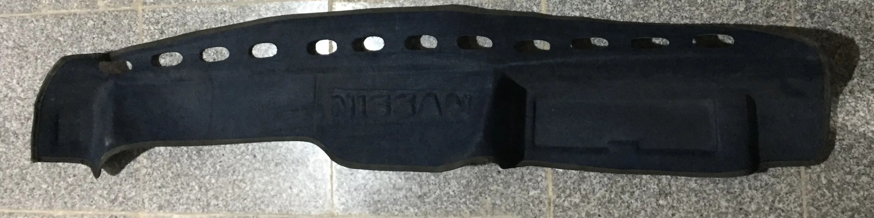 رو داشبورد پاترول قالبی آبی