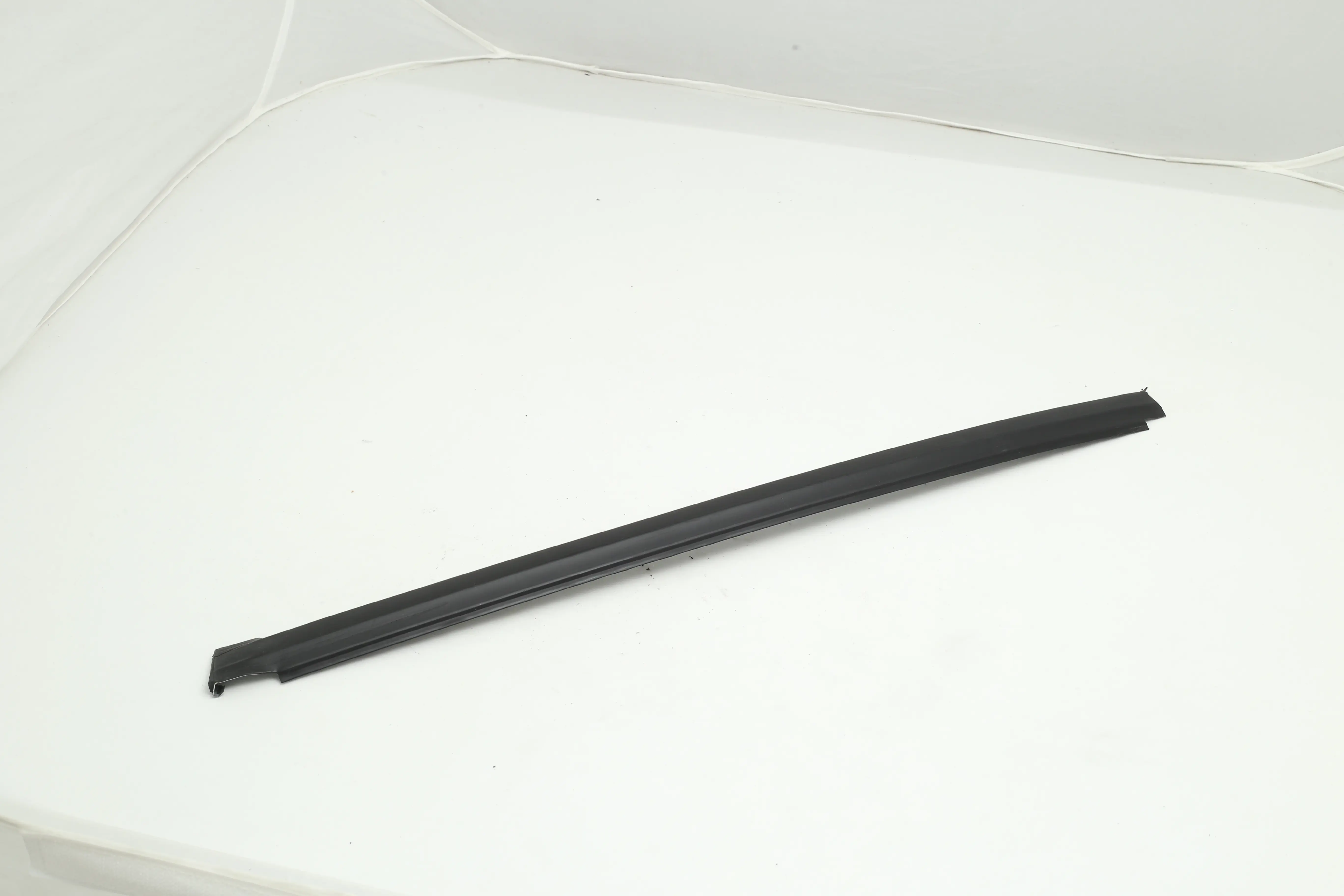 زه بالای شیشه جلو پراید چپ HIC