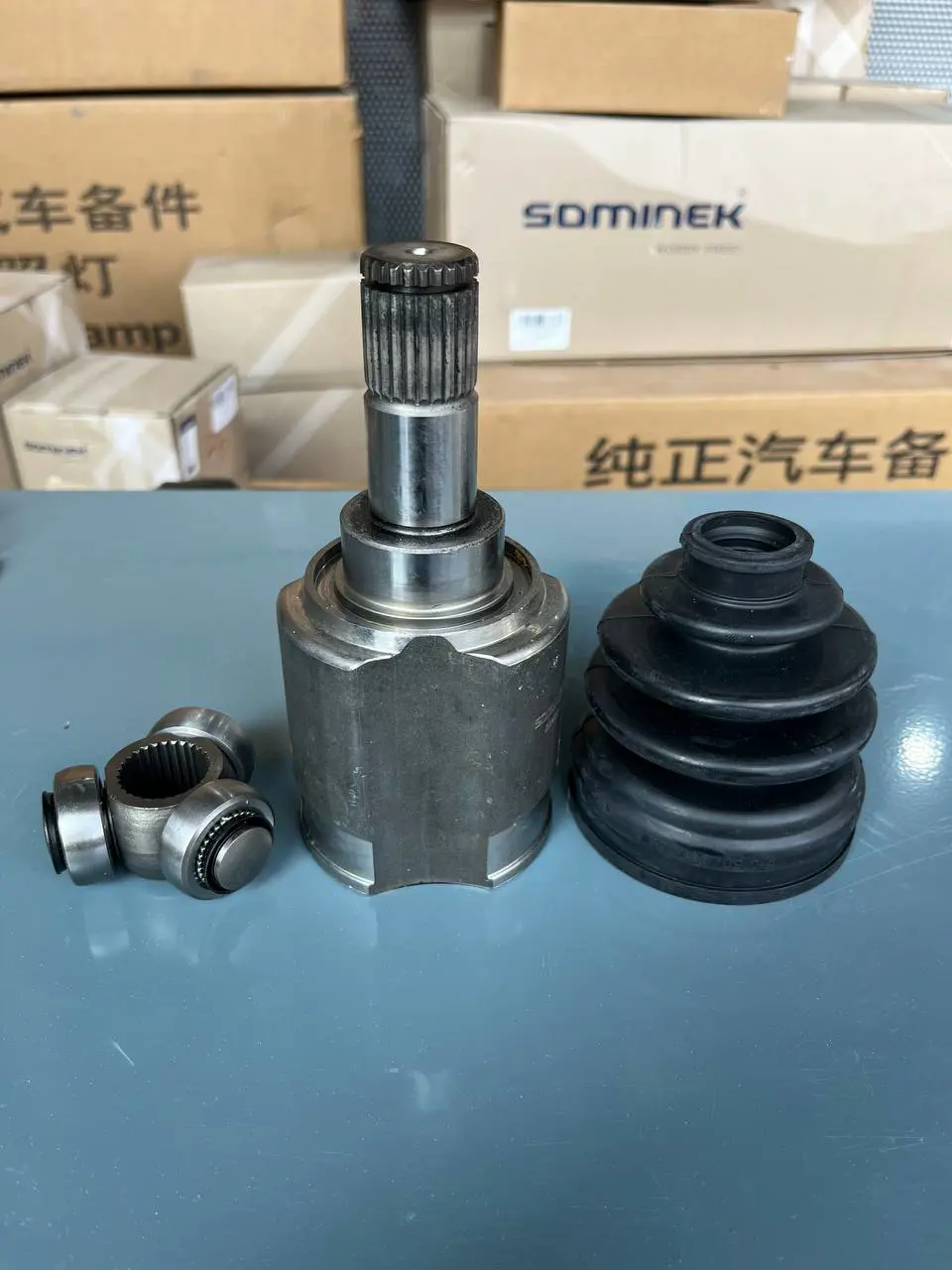 سرپلوس داخلی راست با گردگیر آریزو5 SOMINEK