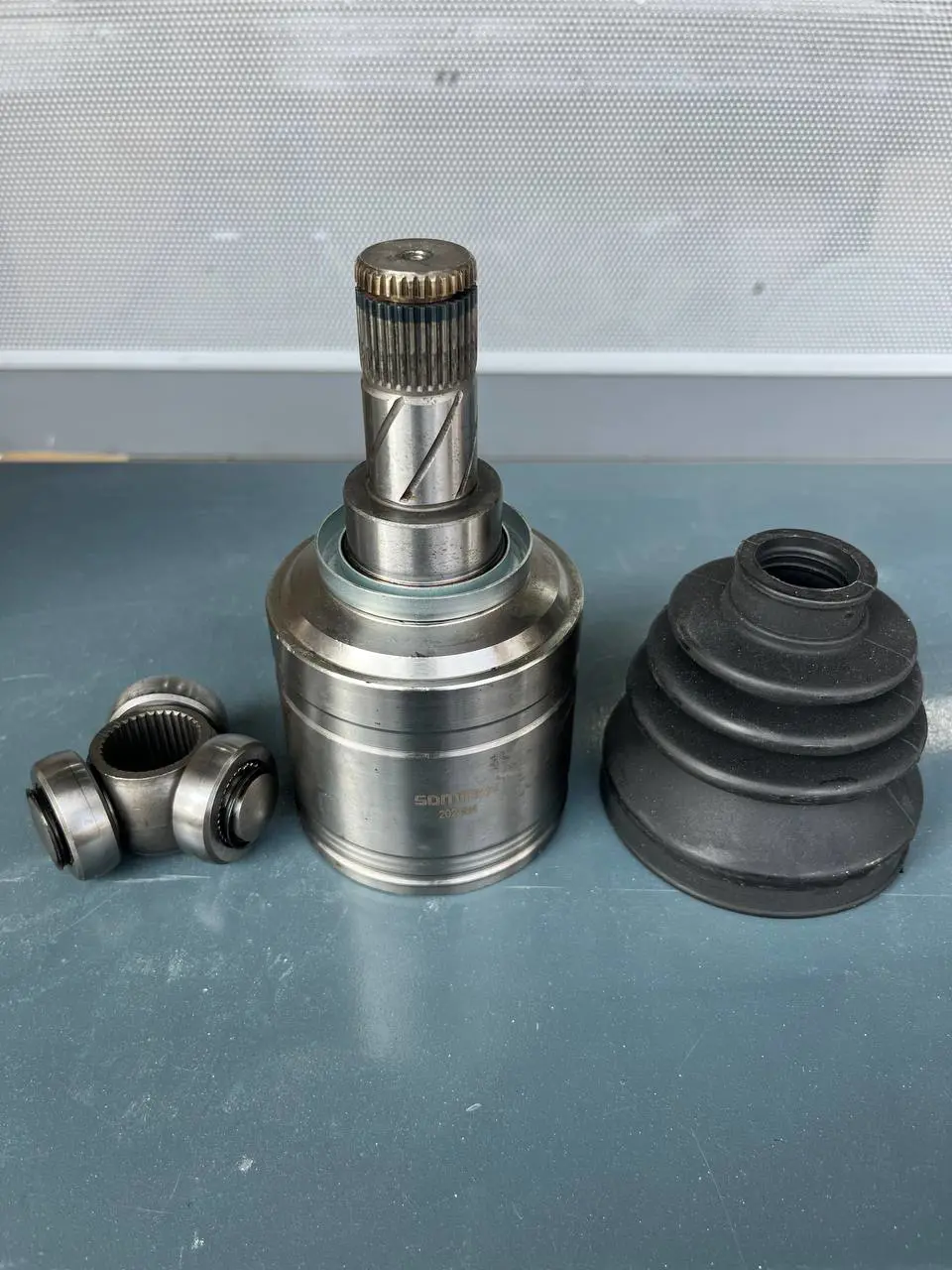 سرپلوس داخلی چپ با گردگیر تیگو7 SOMINEK