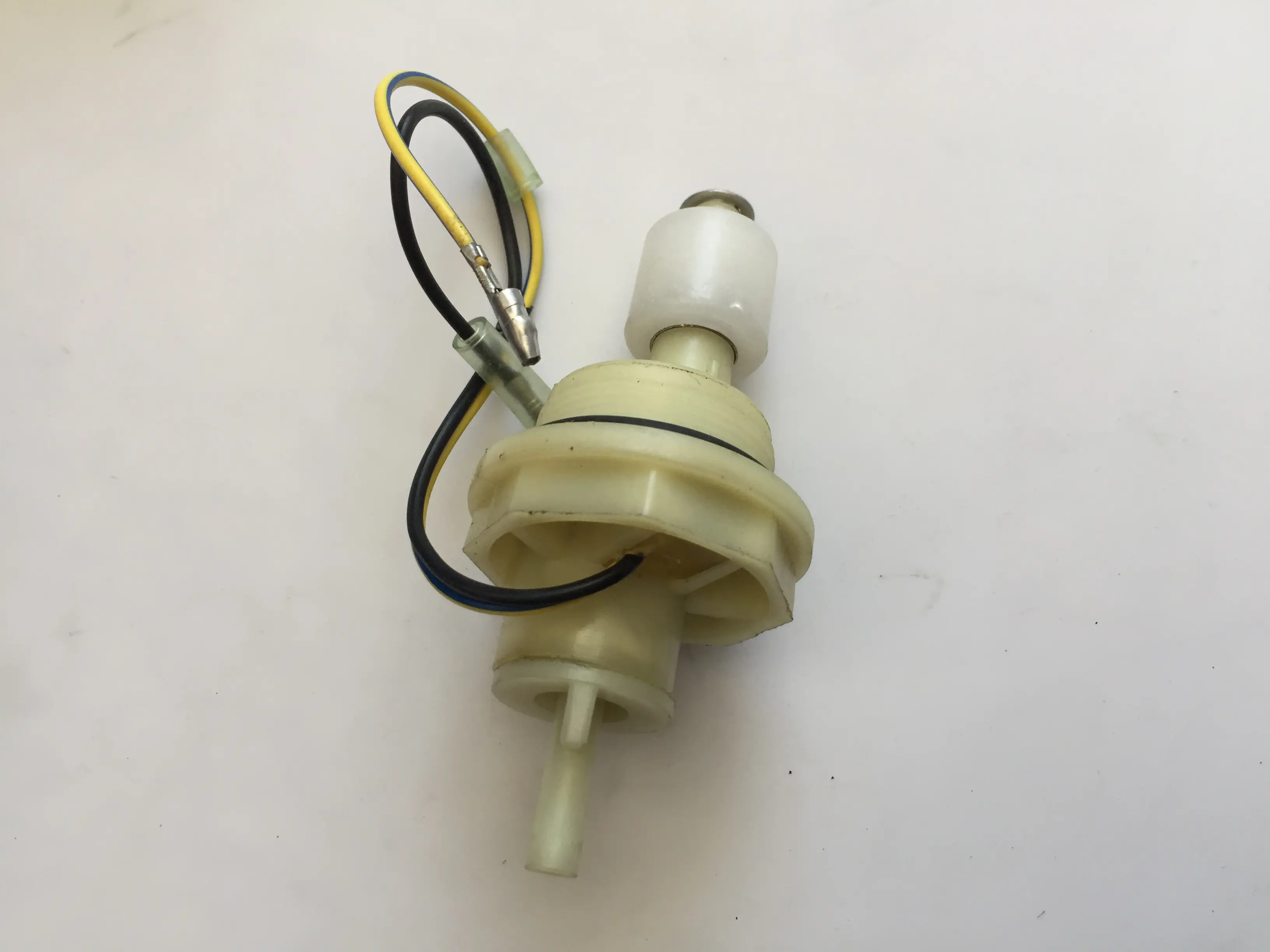 سنسور آبگیر اولیه نیسان دیزل - 2