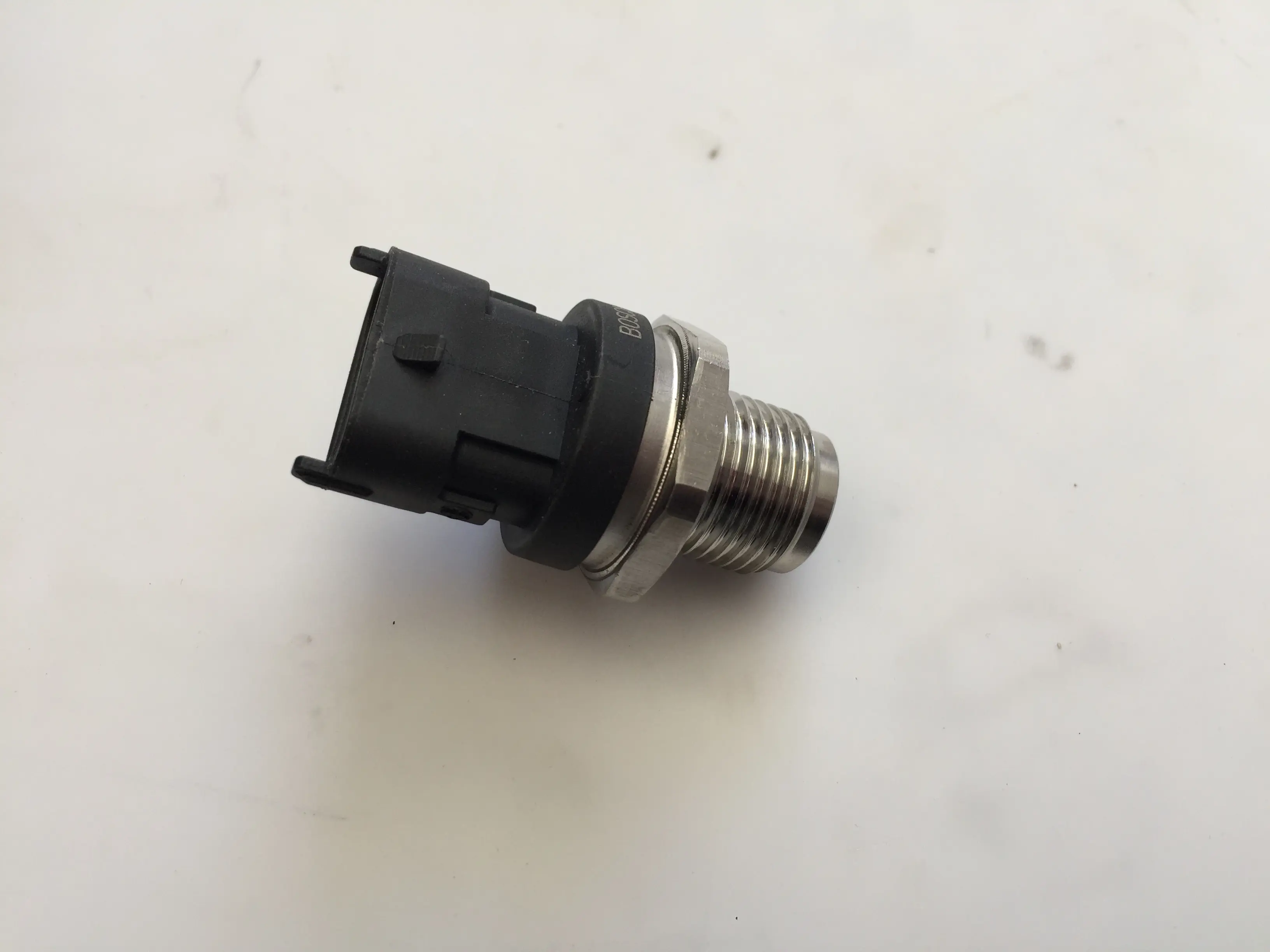 سنسور ریل سوخت نیسان دیزل - 2