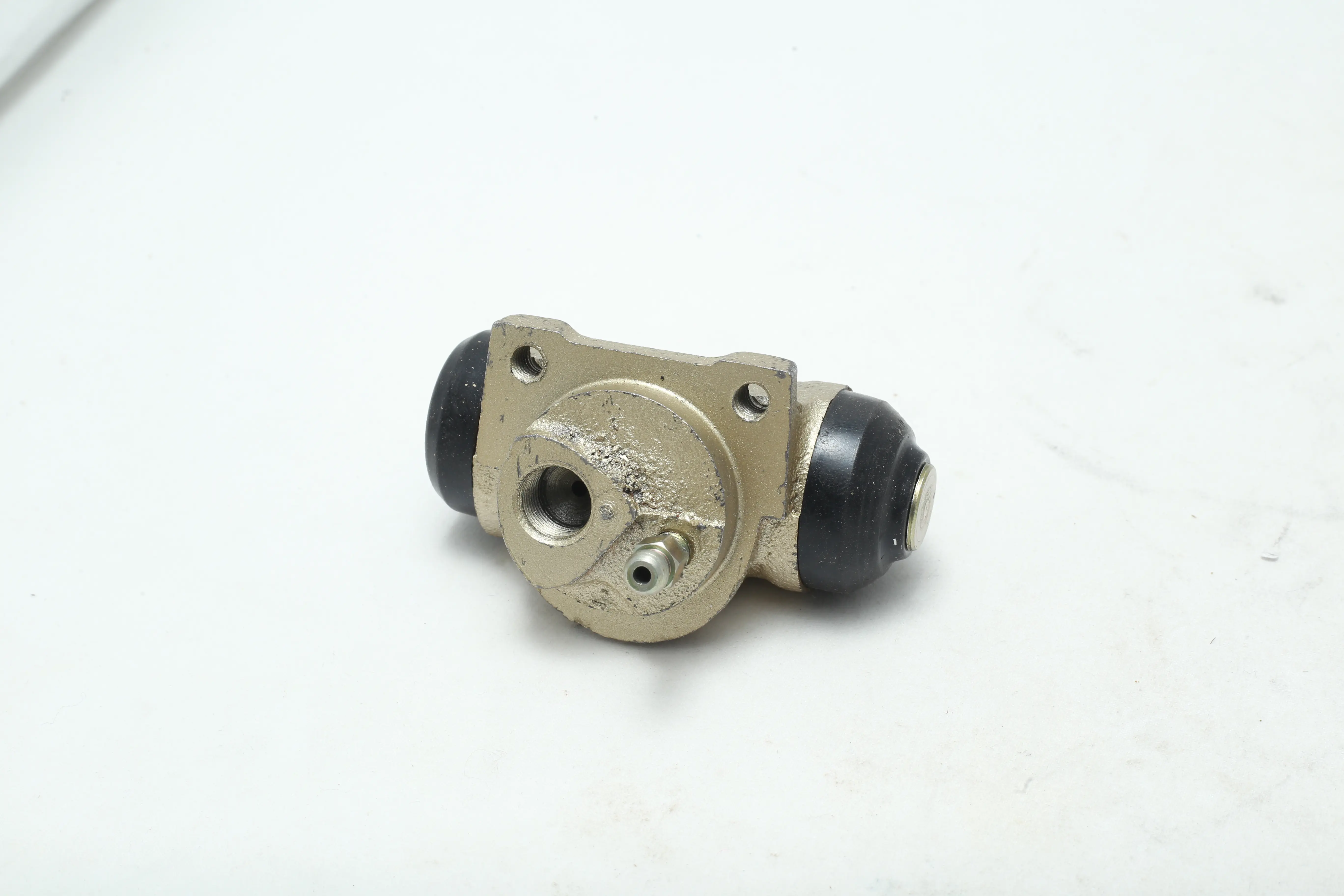 سیلندر ترمز چرخ عقب پژو 206 راست HIC