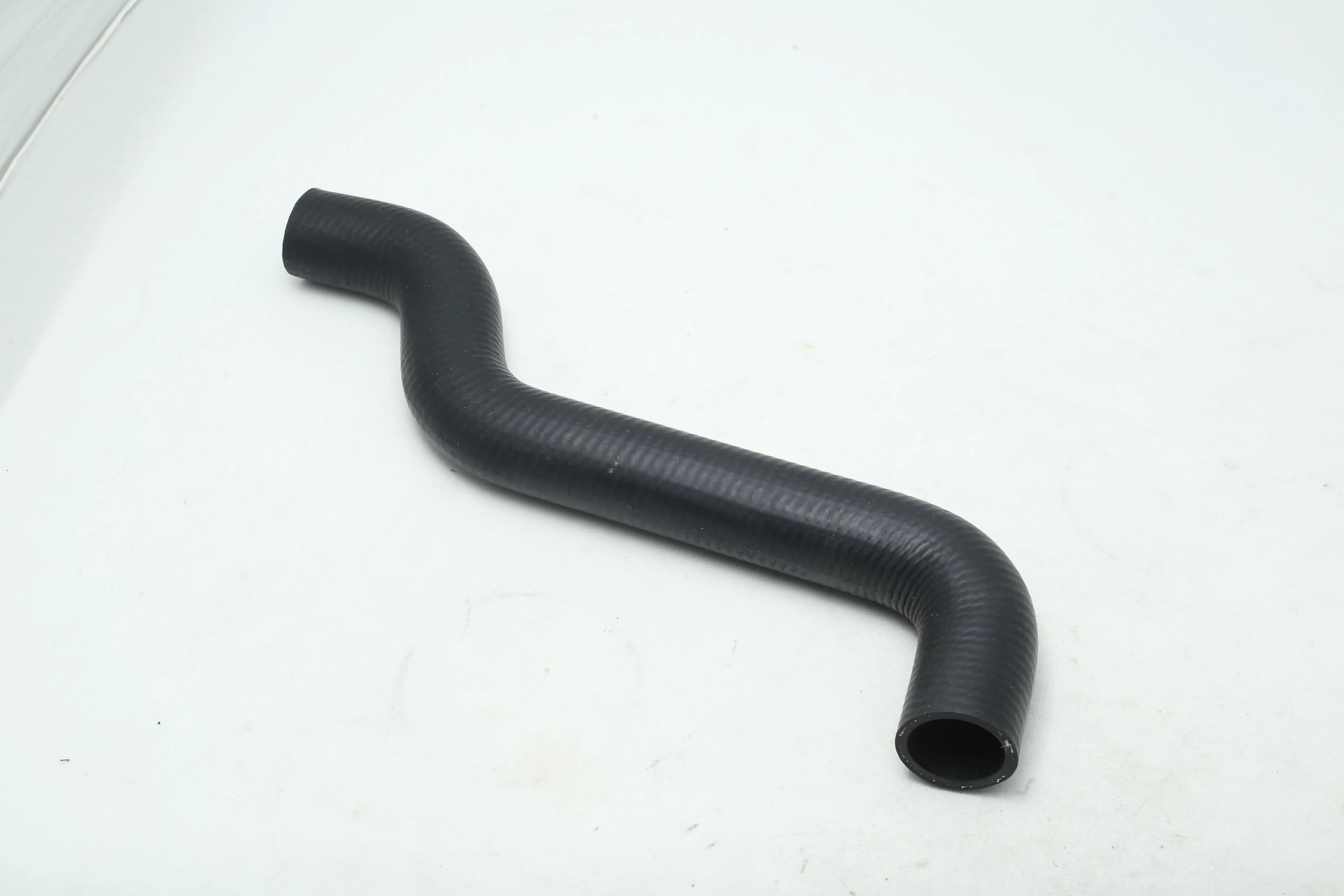 شیلنگ بالای رادیات روآ کولر دار اتحاد طلایی