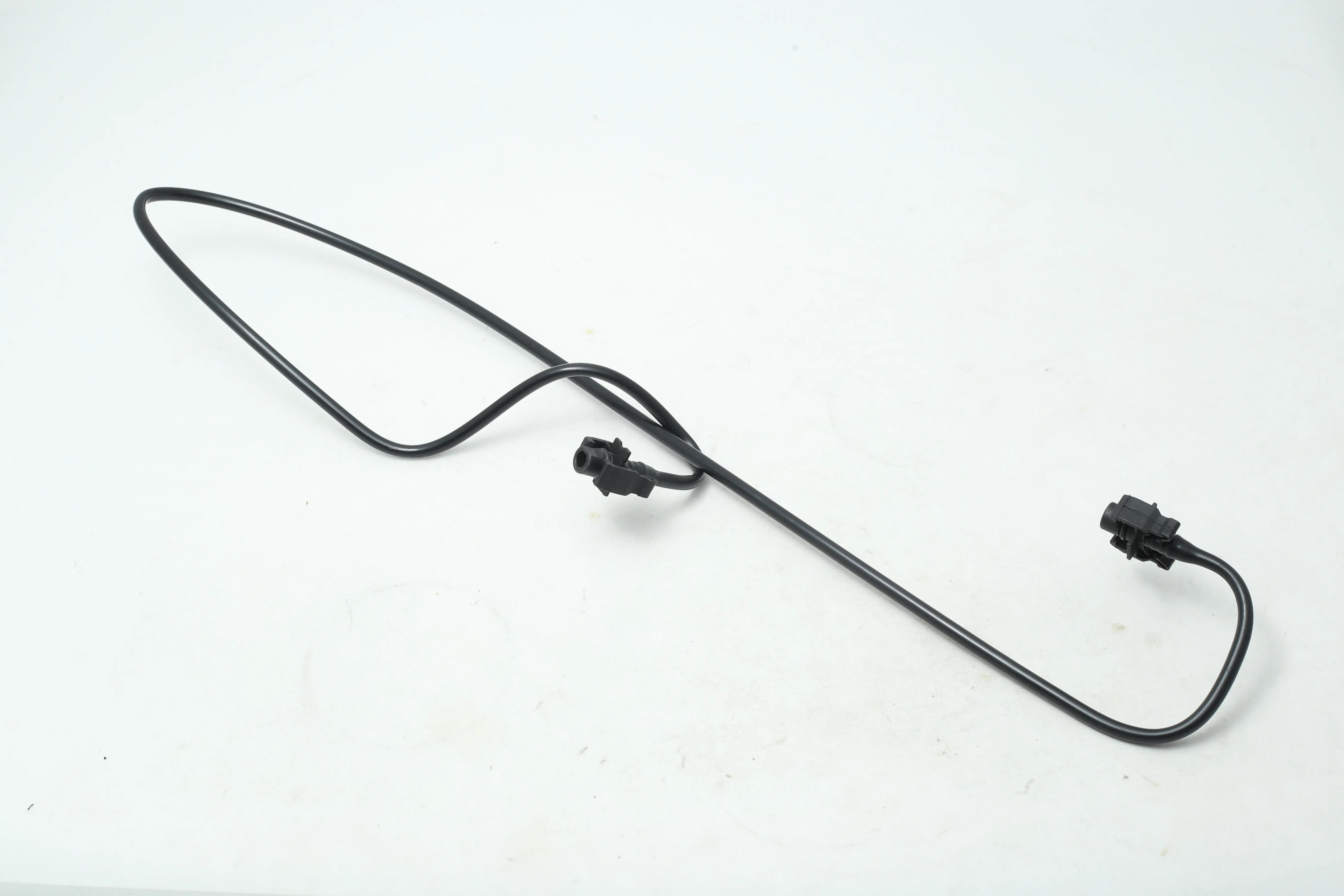 شیلنگ منبع انبساط پژو 206 تیپ 5 و رانا ایساکو