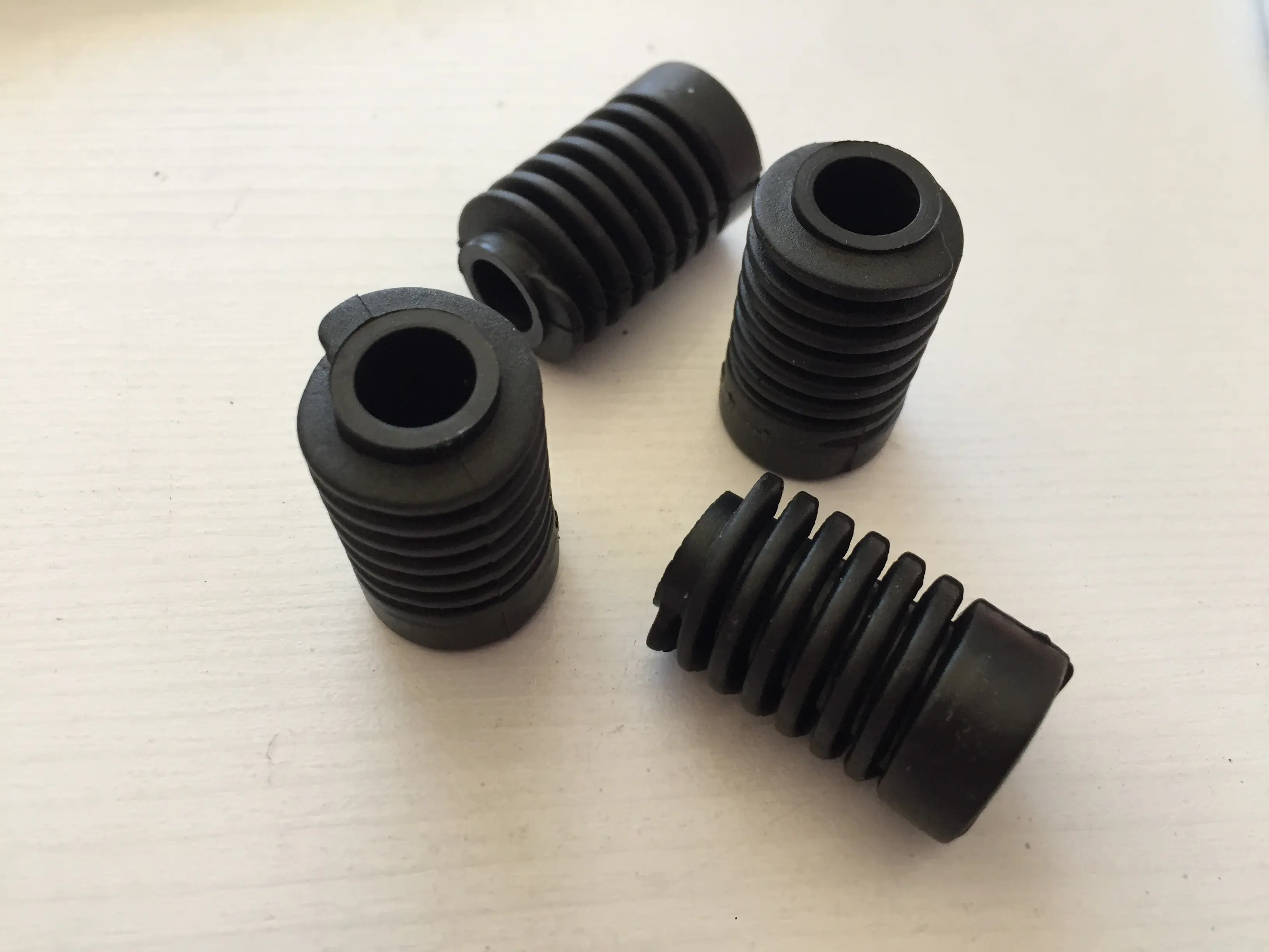 ضربگیر جلو کاپوت پیکاپ پیچی