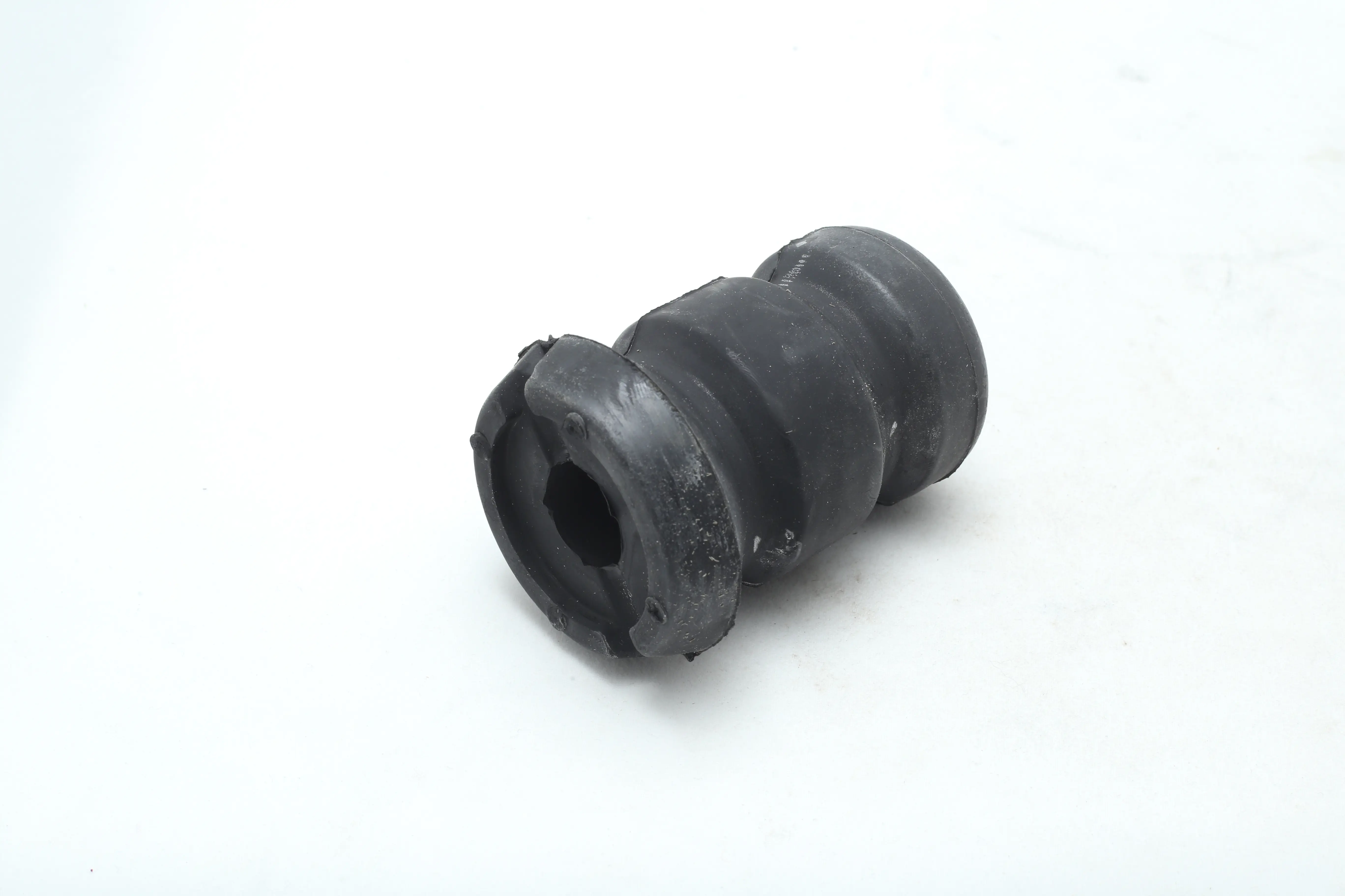 ضربگیر روی کمک جلو پژو 405 زمرد یدک