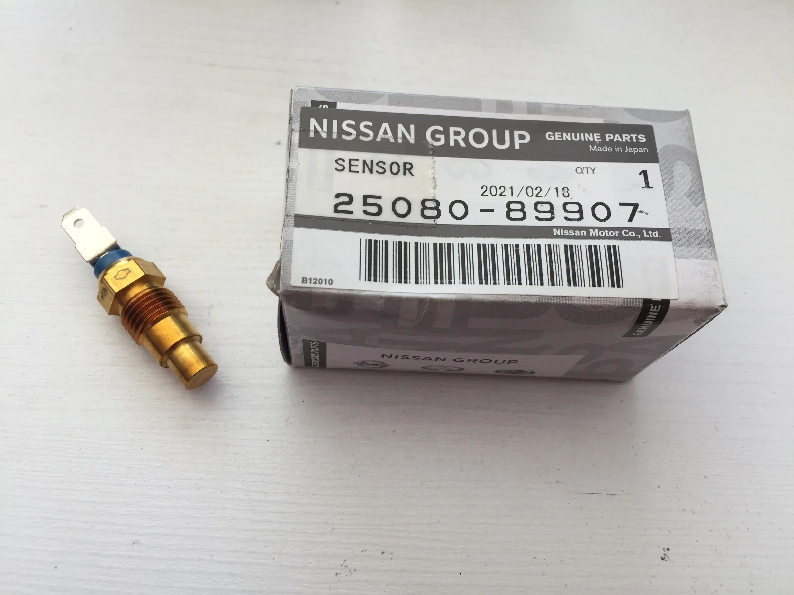 فشنگی آب پیکاپ کوچک NISSAN MOTOR اصلی