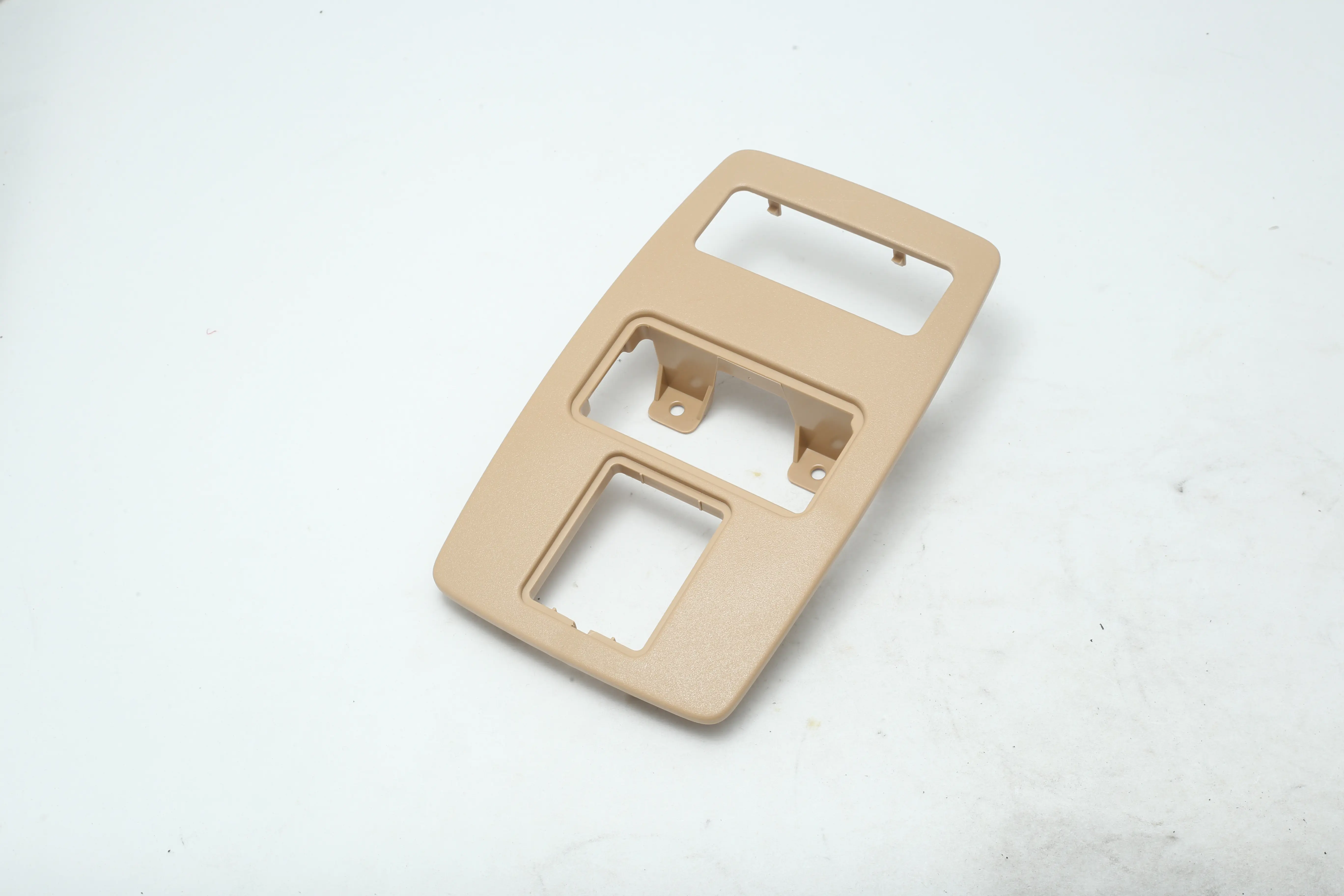 قاب چراغ سقف سمند بژ کروز