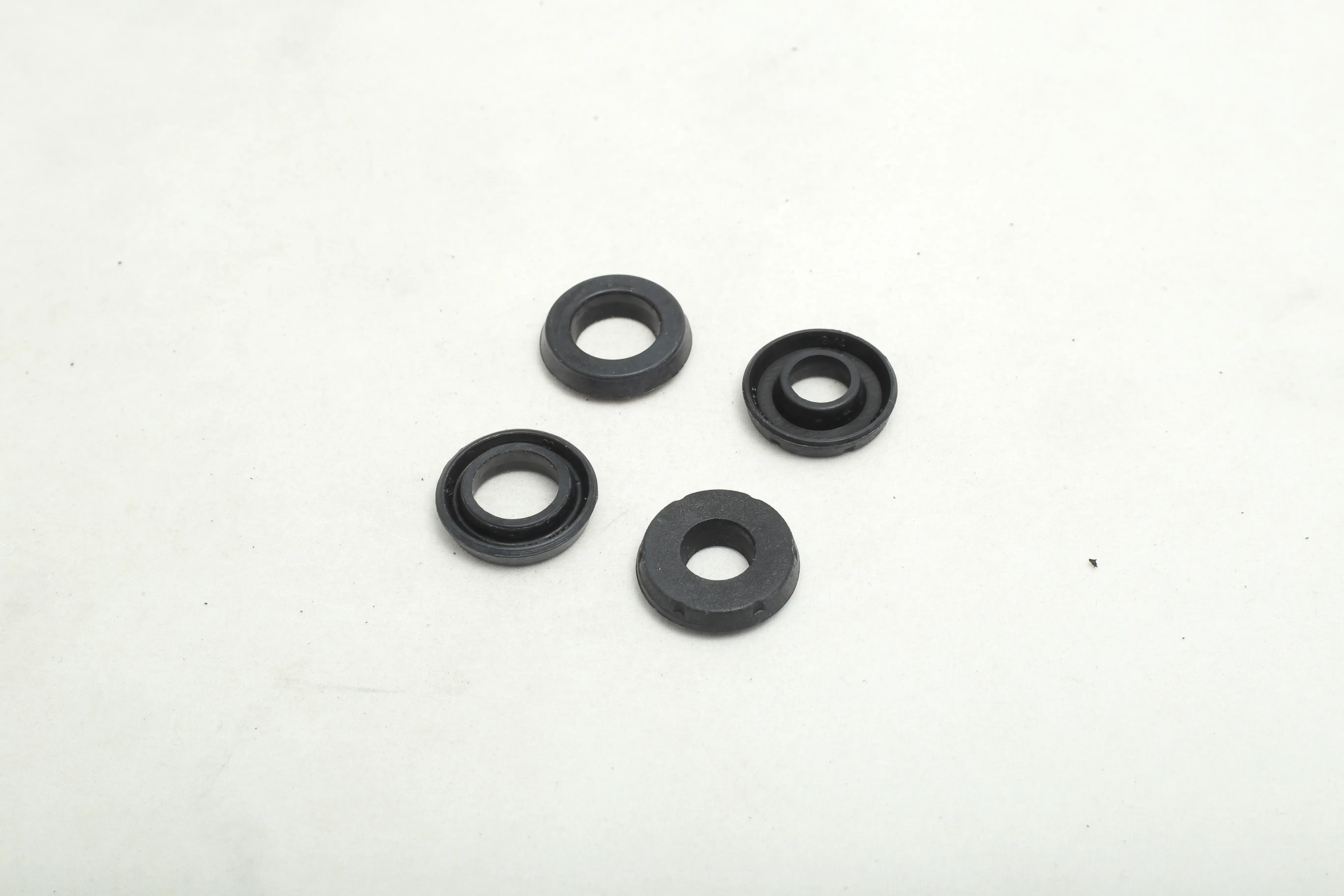 لاستیک ترمز بالا پراید پلی تک