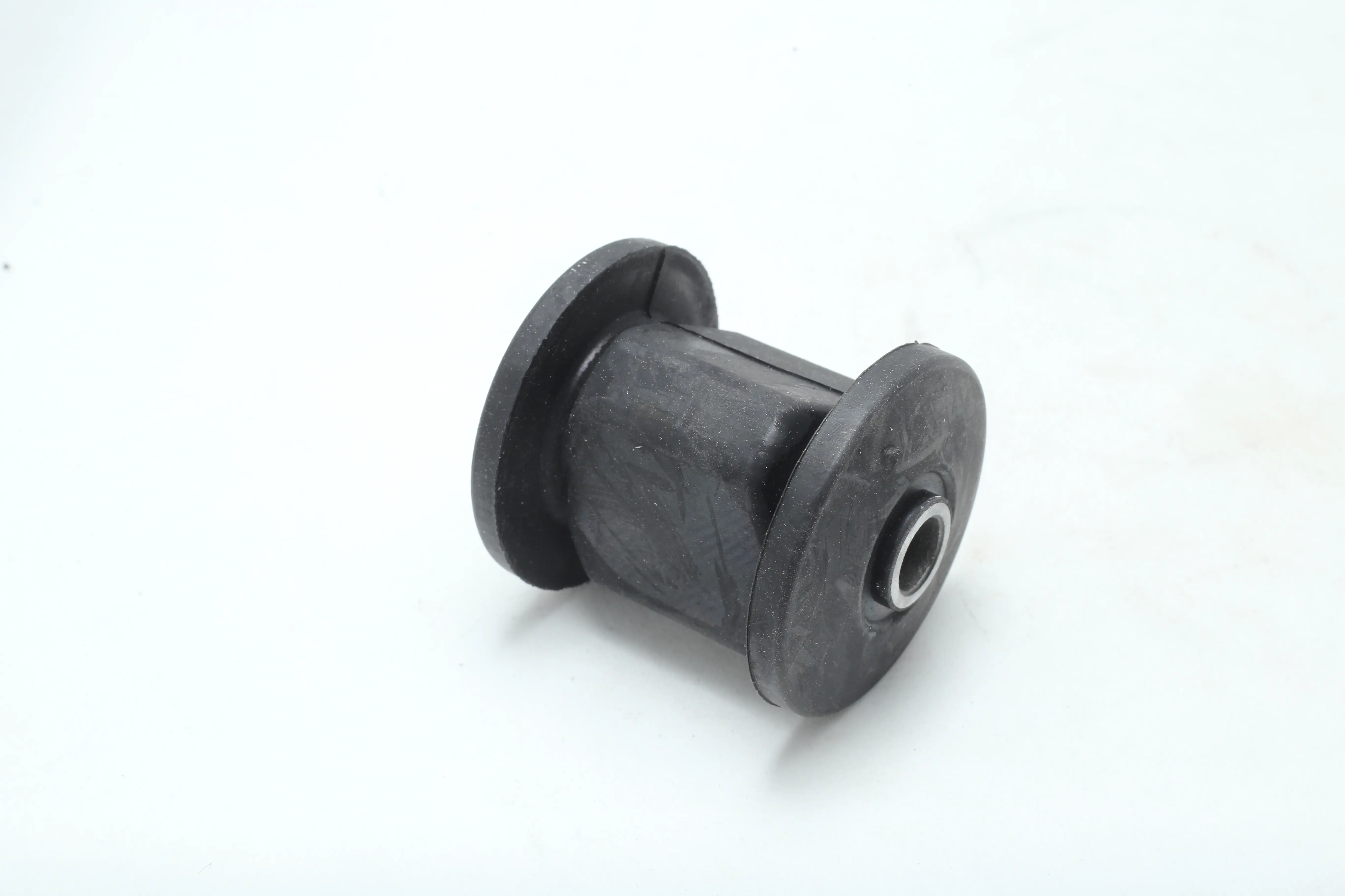 لاستیک سه گوش فنر عقب پیکان زمرد یدک