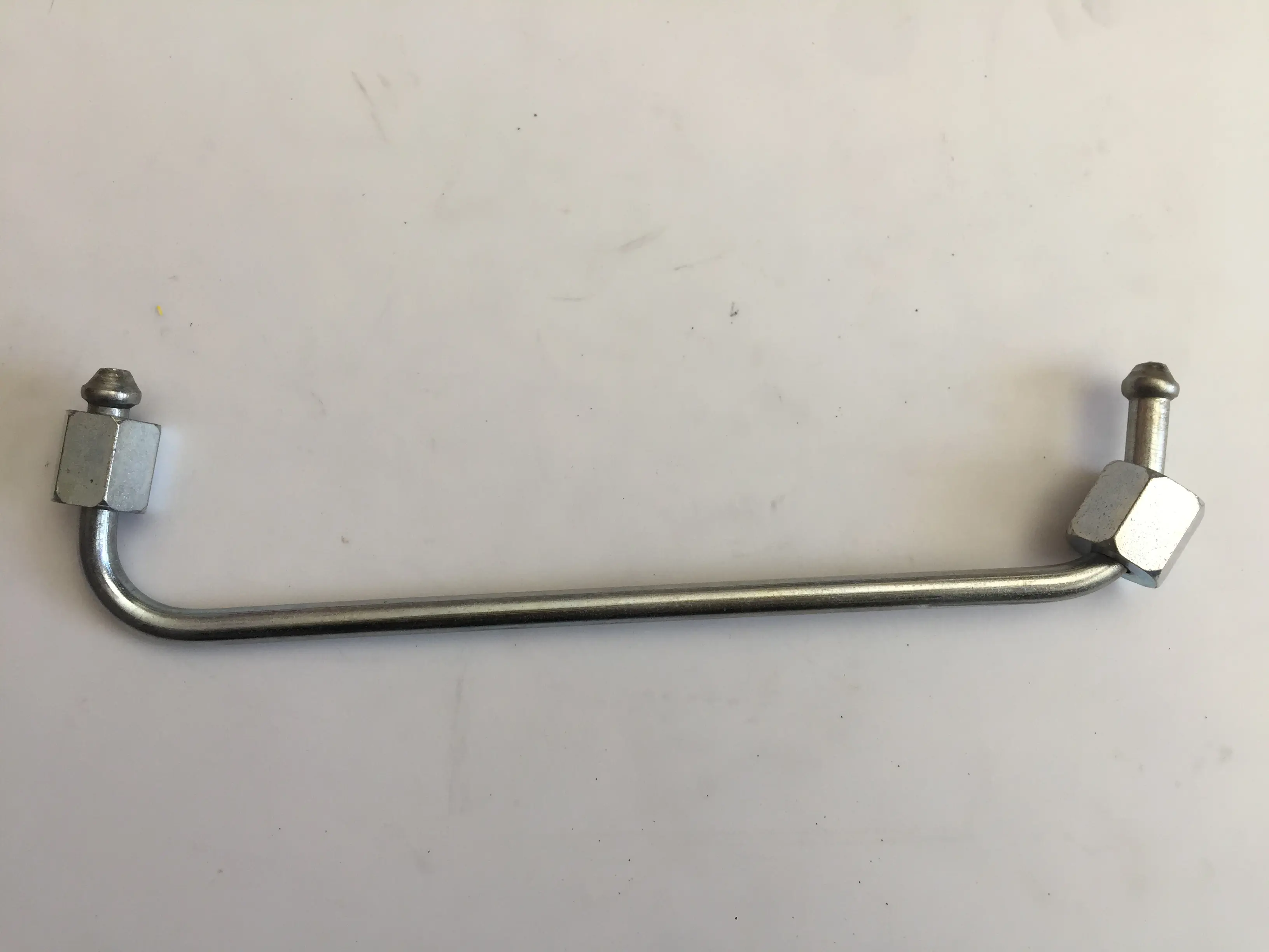 لوله سوخت بین پمپ قوی و ریل سوخت نیسان دیزل