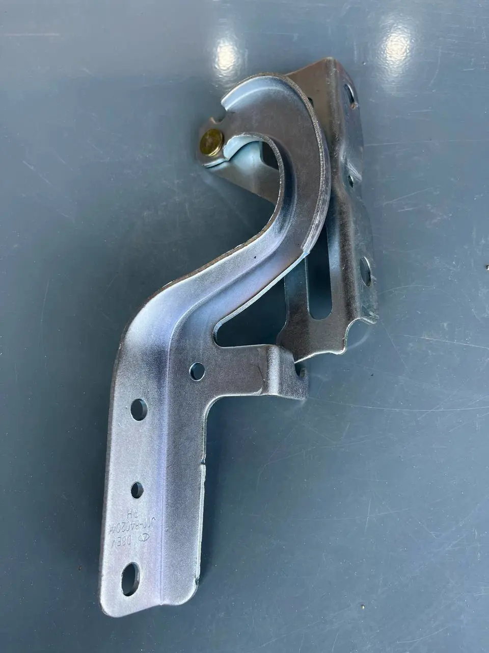 لولای راست درب موتور آریزو5 SOMINEK