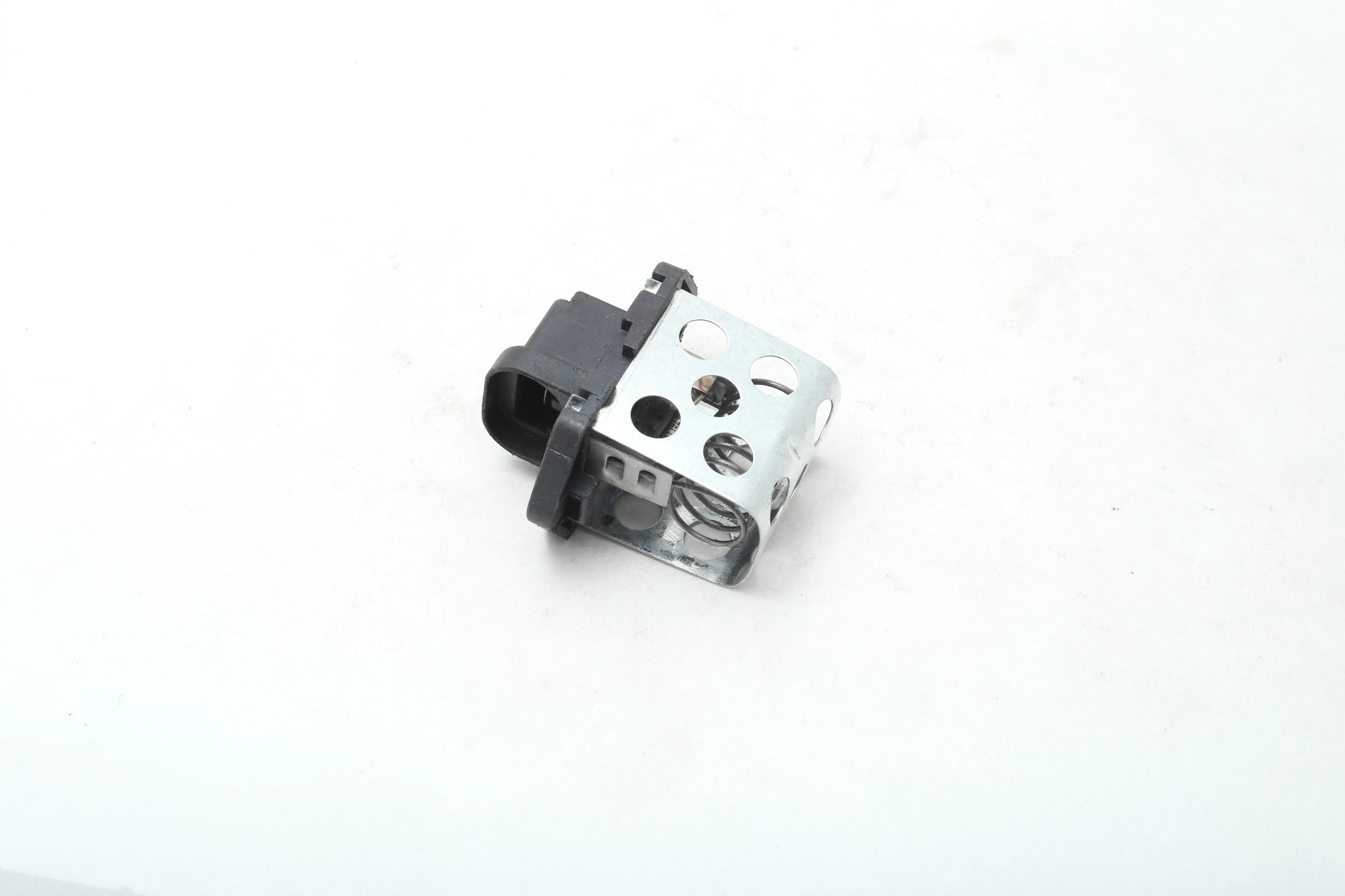 مقاومت فن تندر 90 چکاد