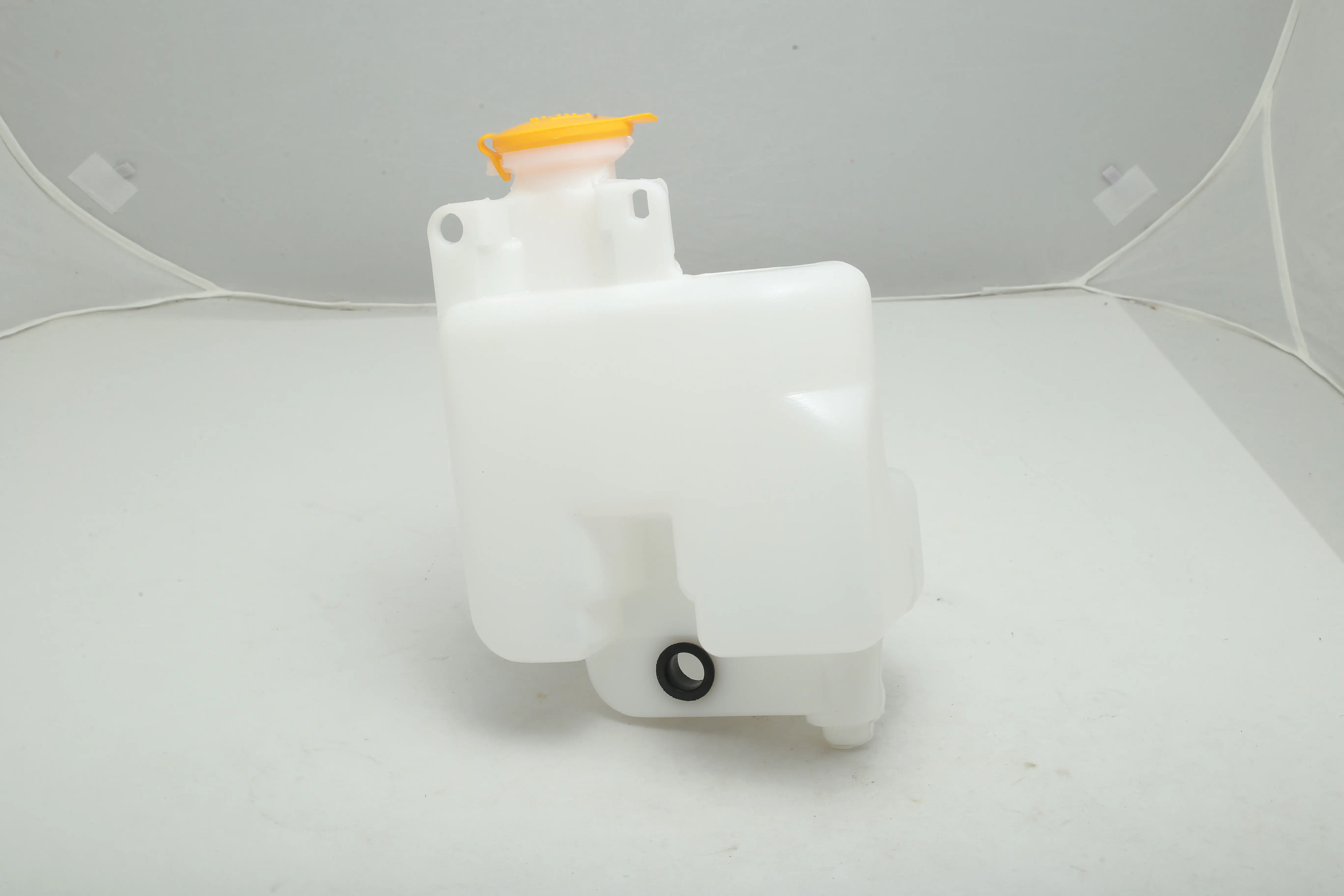 مخزن شیشه شور پراید کاربرات کد 0411 HIC