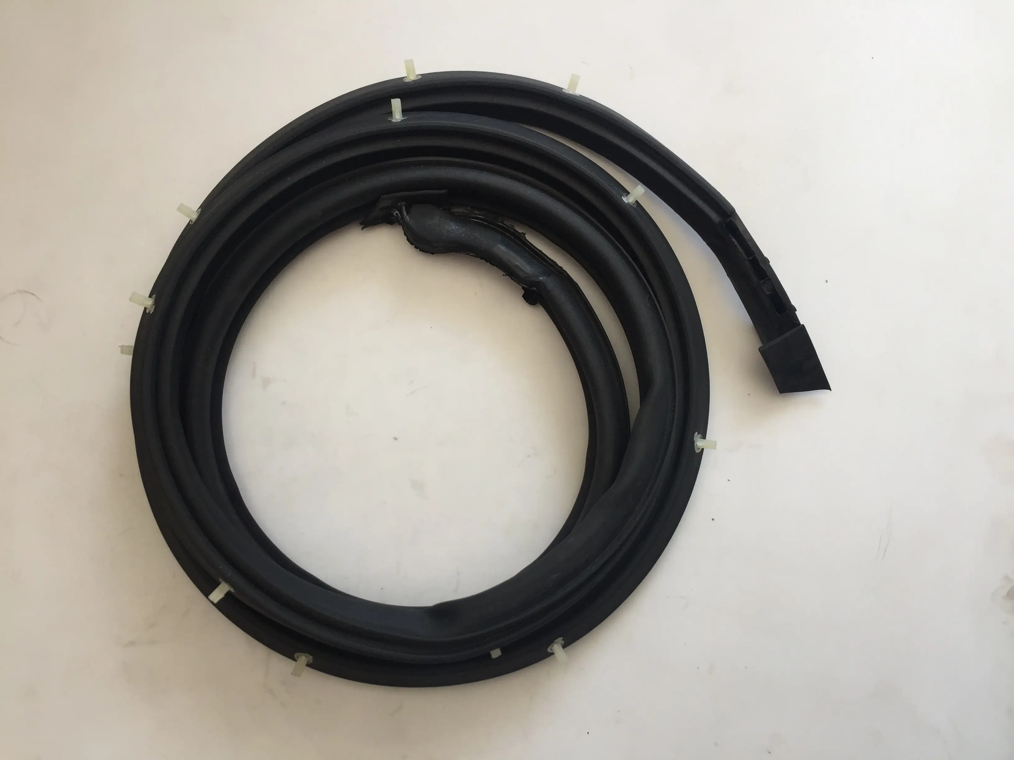 نوار دور درب عقب پاترول 2 درب