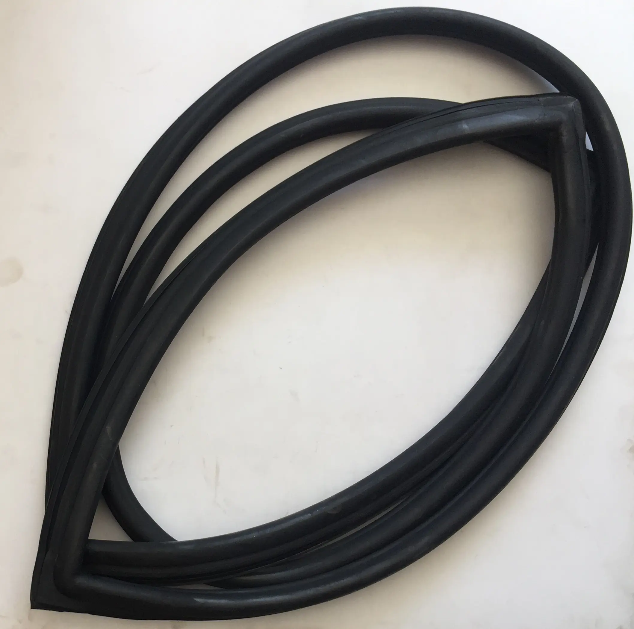 نوار شیشه جلو پاترول