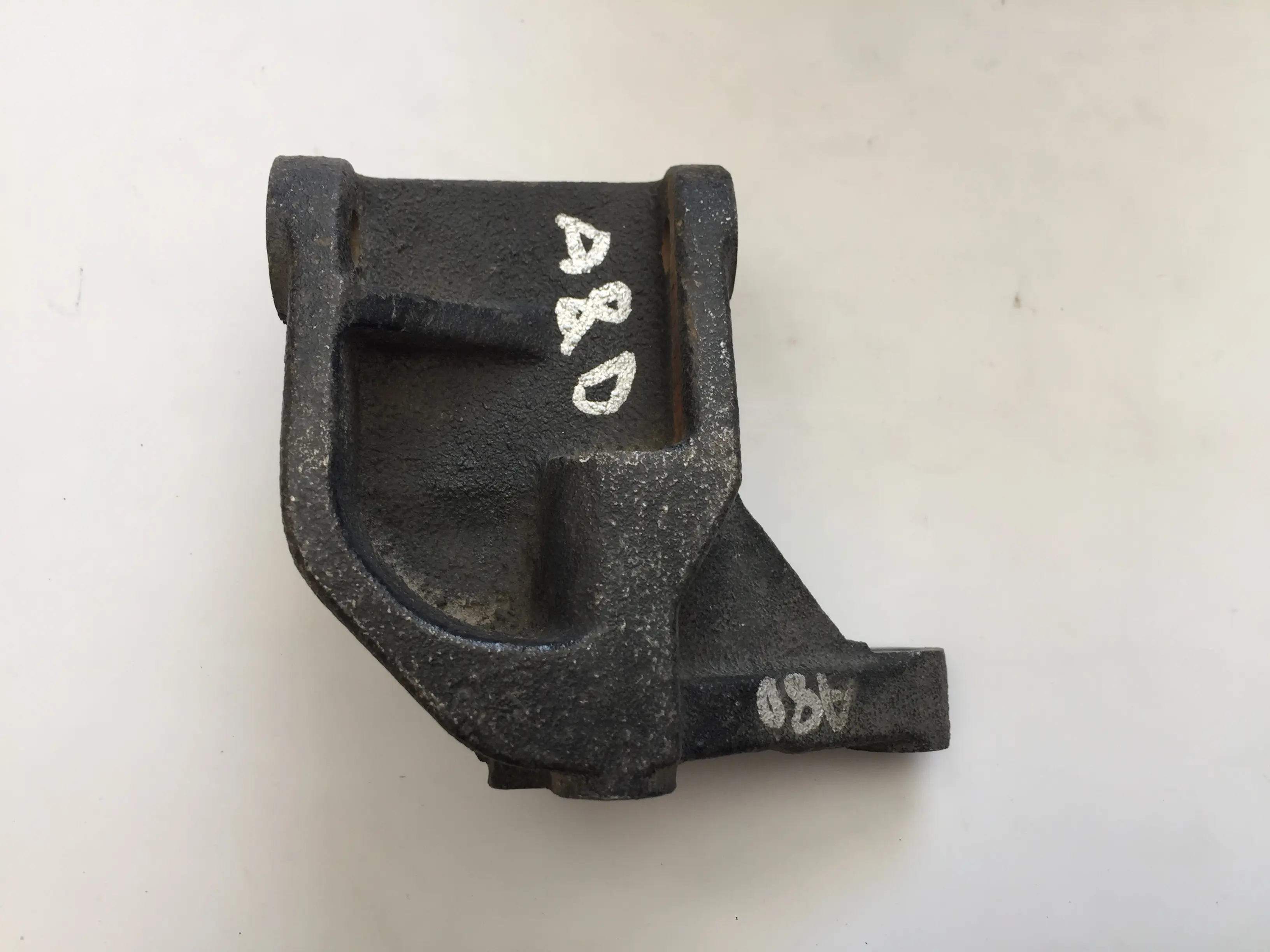 پایه دینام نیسان دیزل