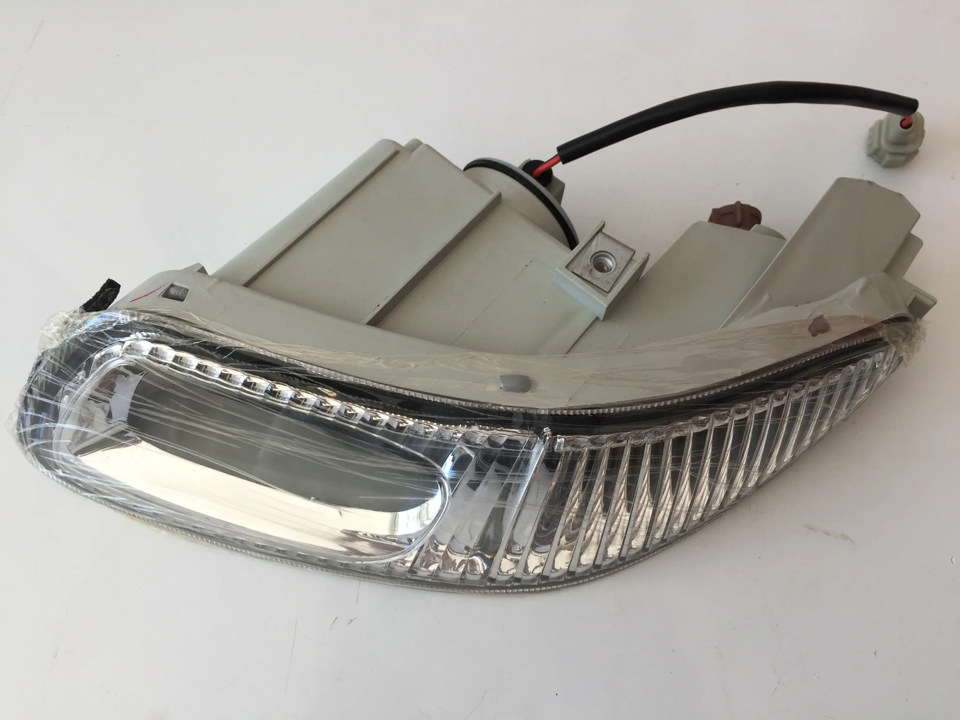 پرژکتور داخل سپر ماکسیما تایوان