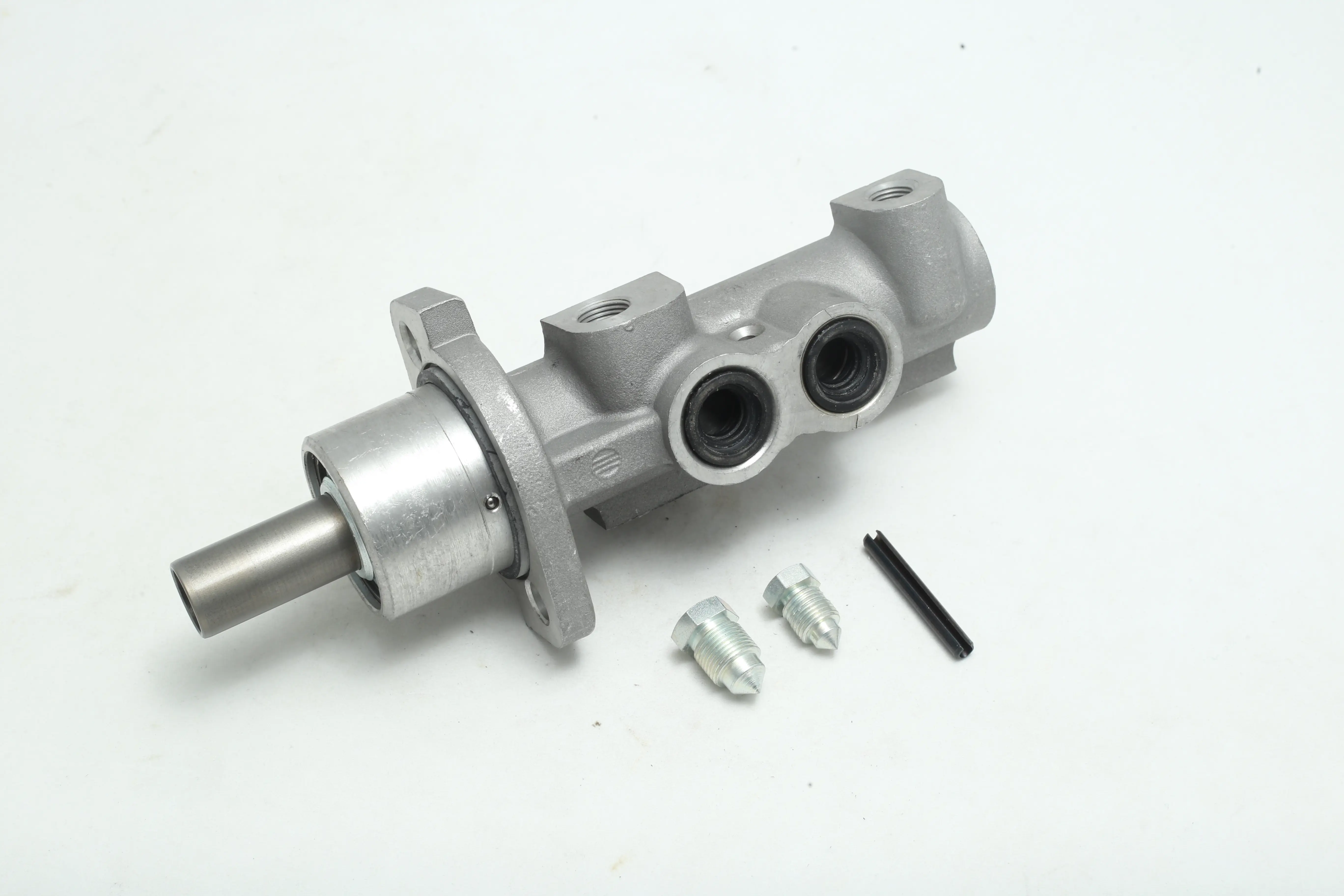 پمپ ترمز بالا پژو 206 2کانال AP ایتالیا