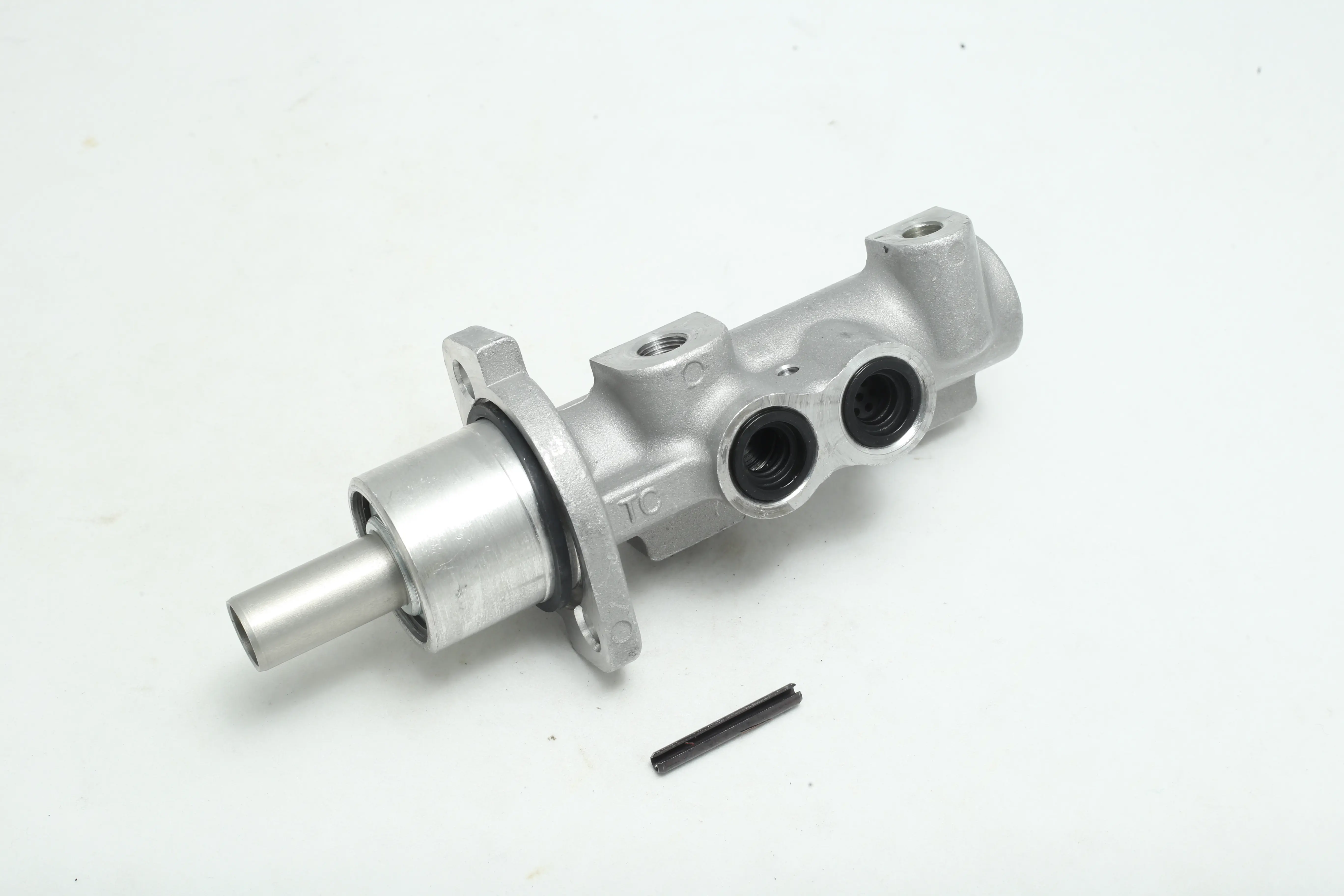 پمپ ترمز بالا پژو 206 4کانال AP ایتالیا