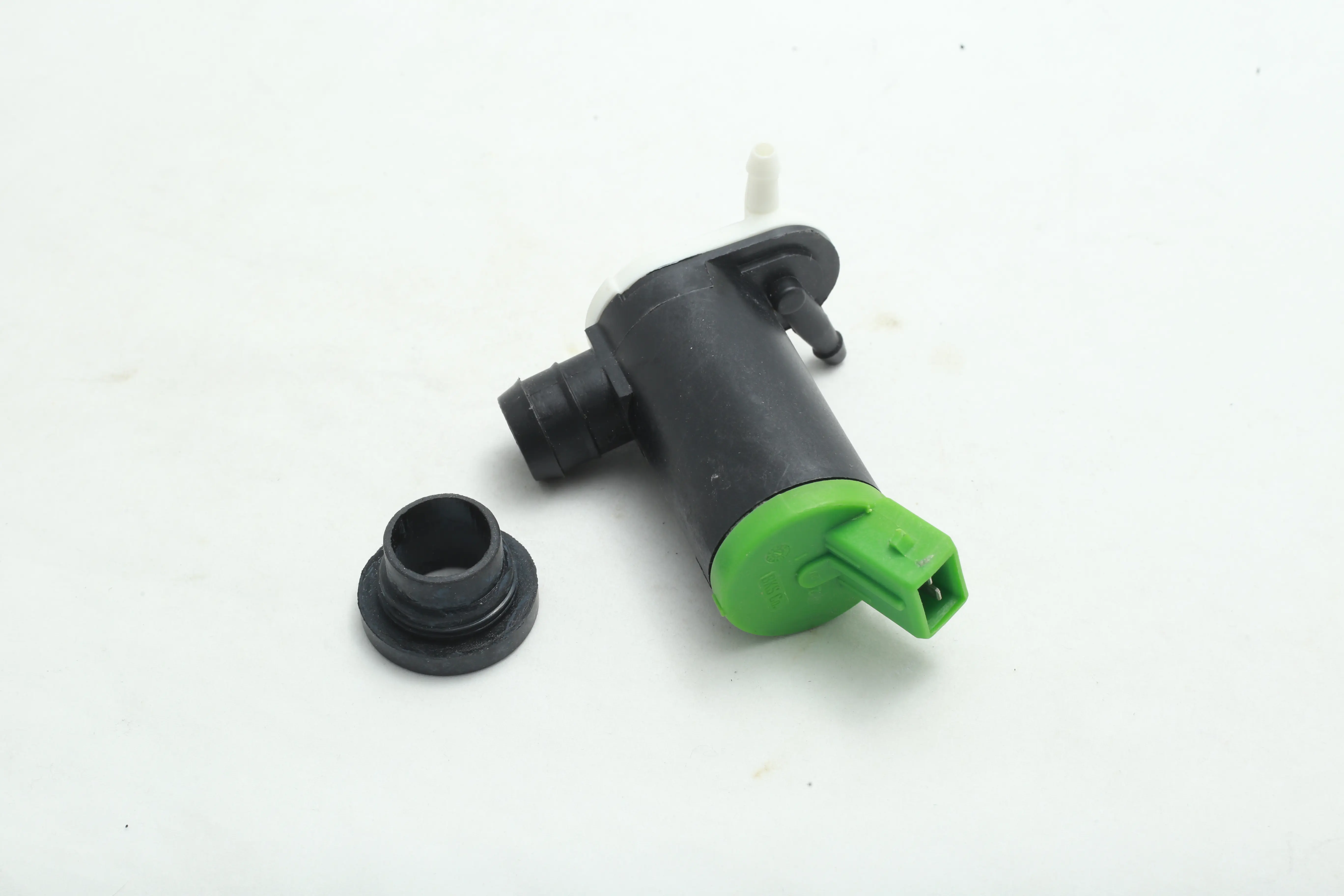 پمپ شیشه شور پژو 206 دوخروجی HIC