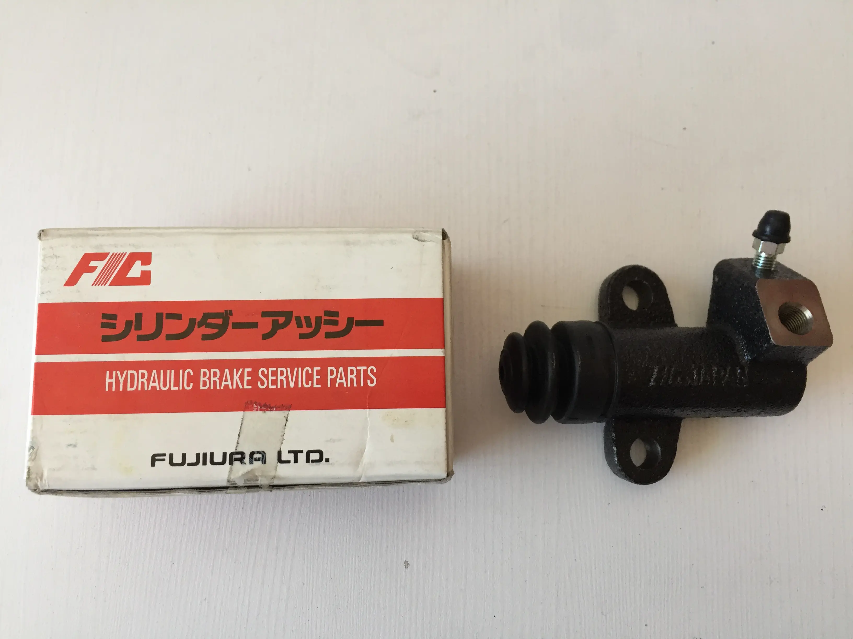 پمپ کلاچ پایین پیکاپ FIC ژاپن