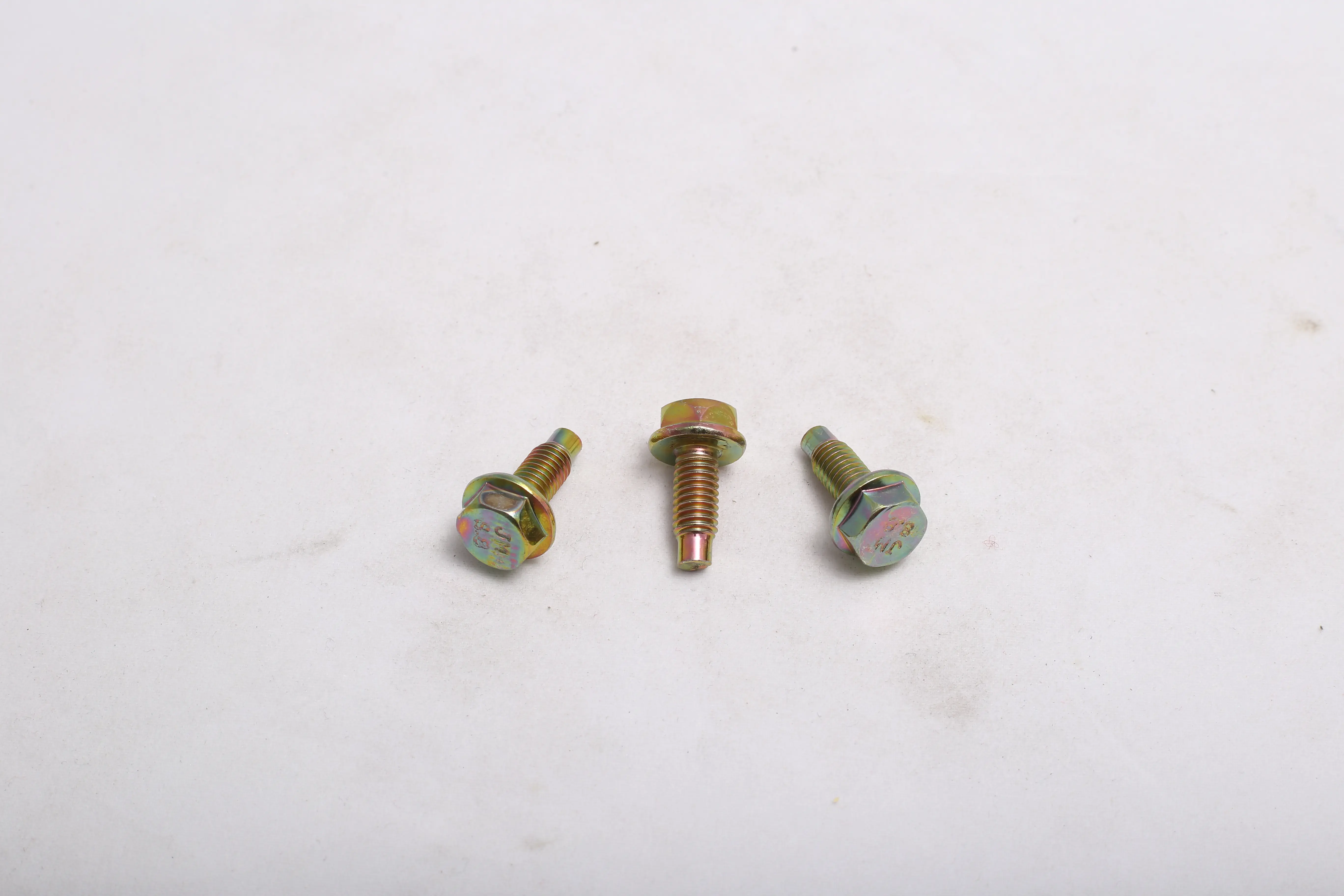 پیچ دور کارتل پراید HIC