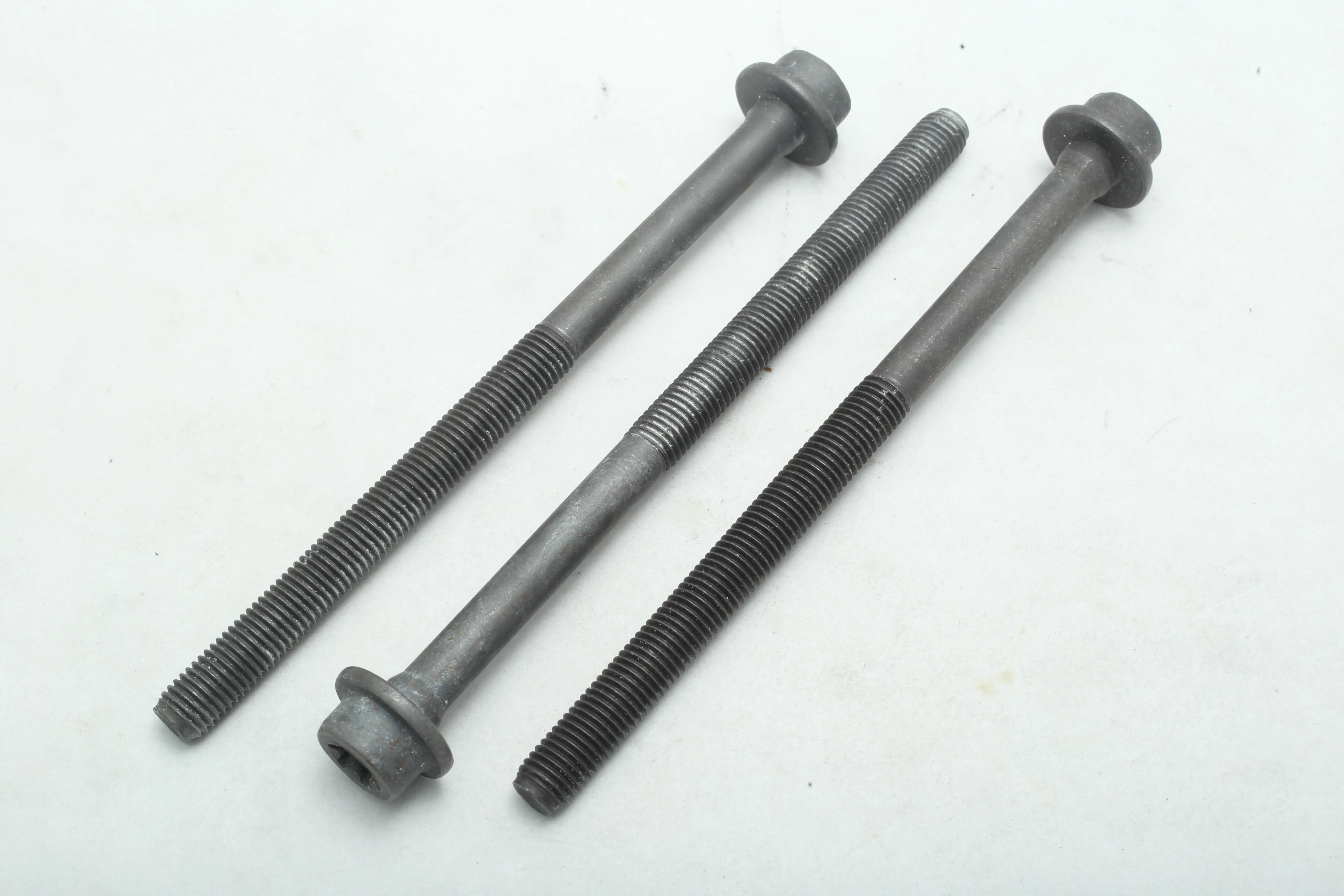 پیچ سر سیلندر پژو 405 تمام رزوه چکاد