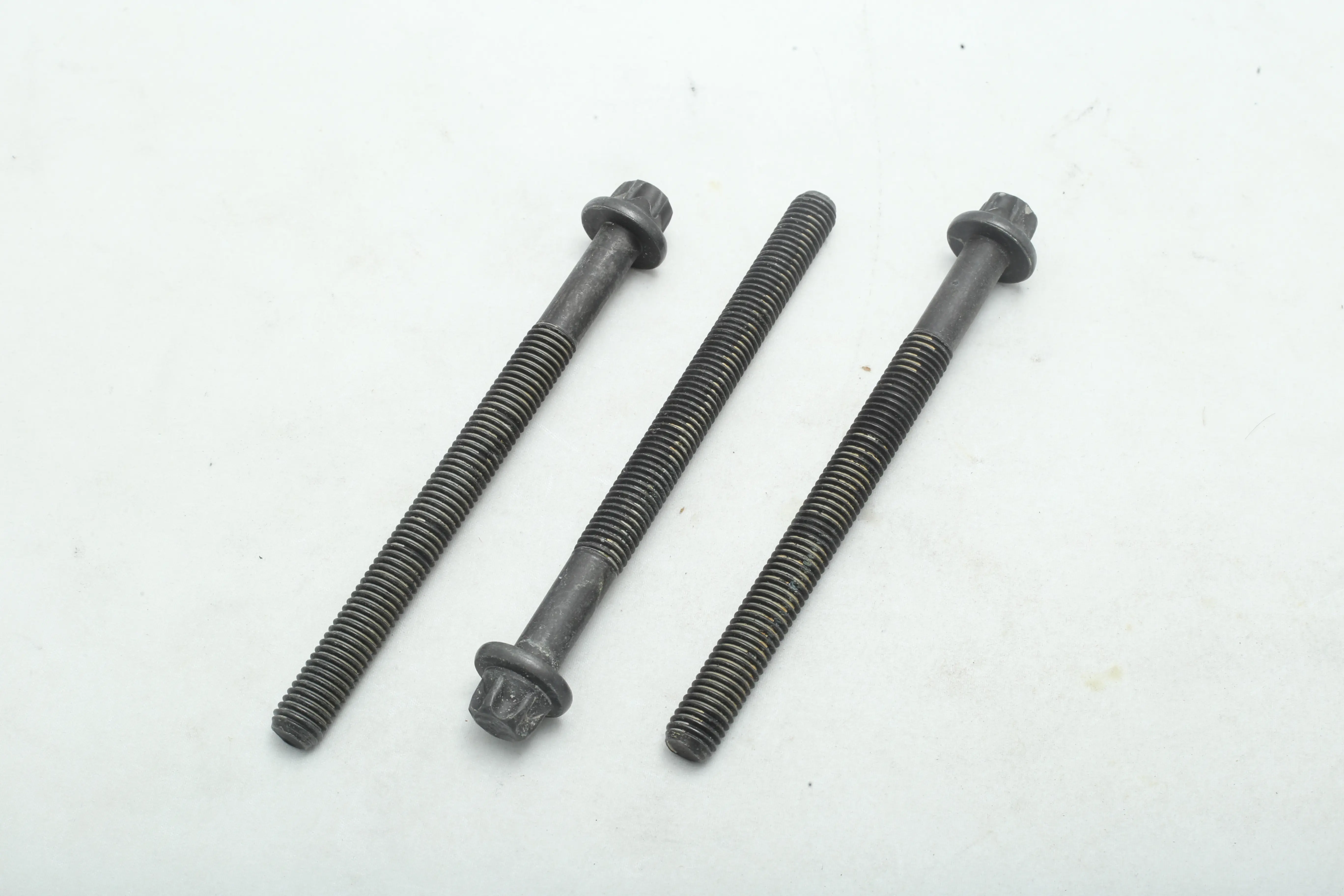 پیچ سر سیلندر پژو 206 تیپ 5 مجد