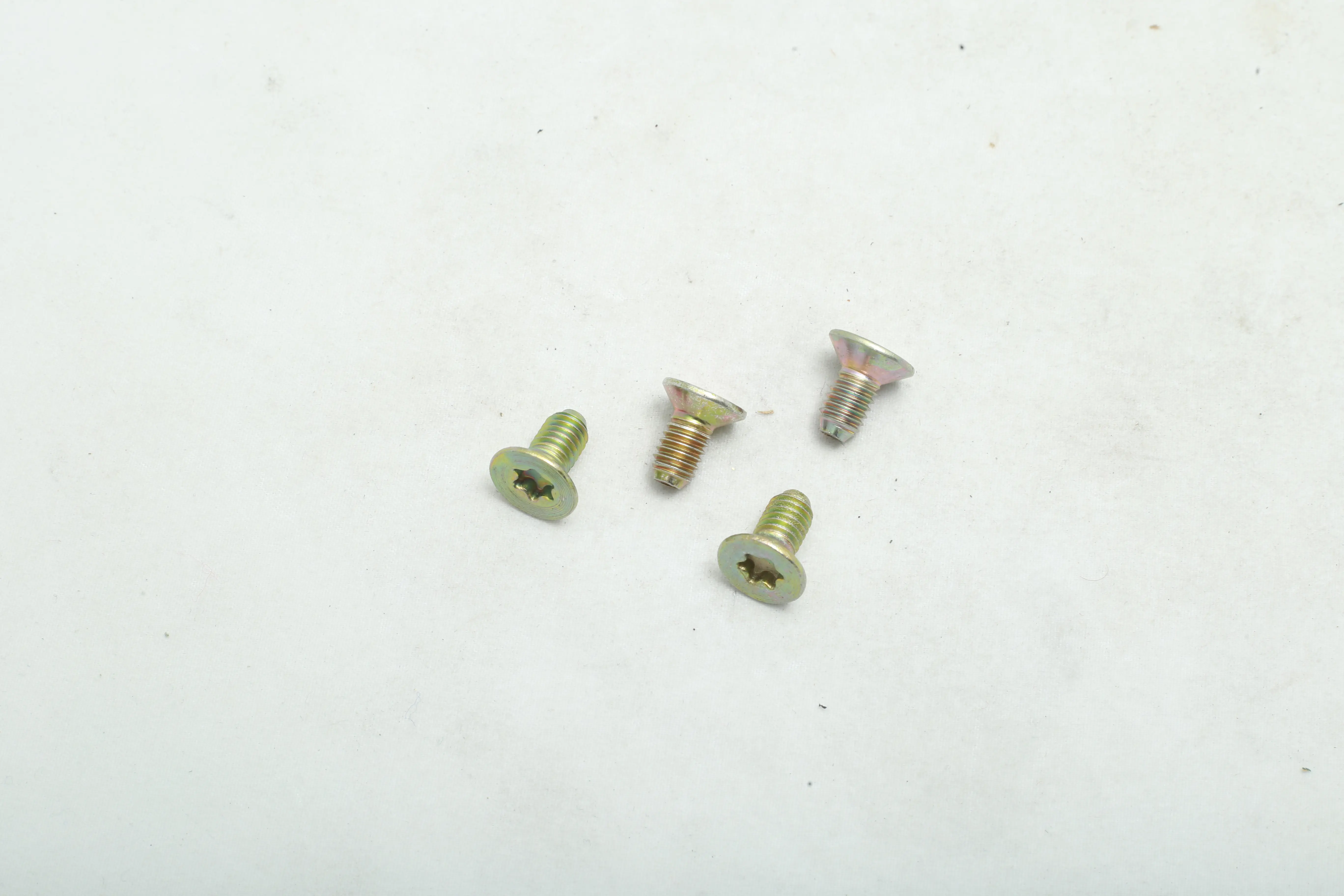 پیچ کاسه چرخ پژو 405