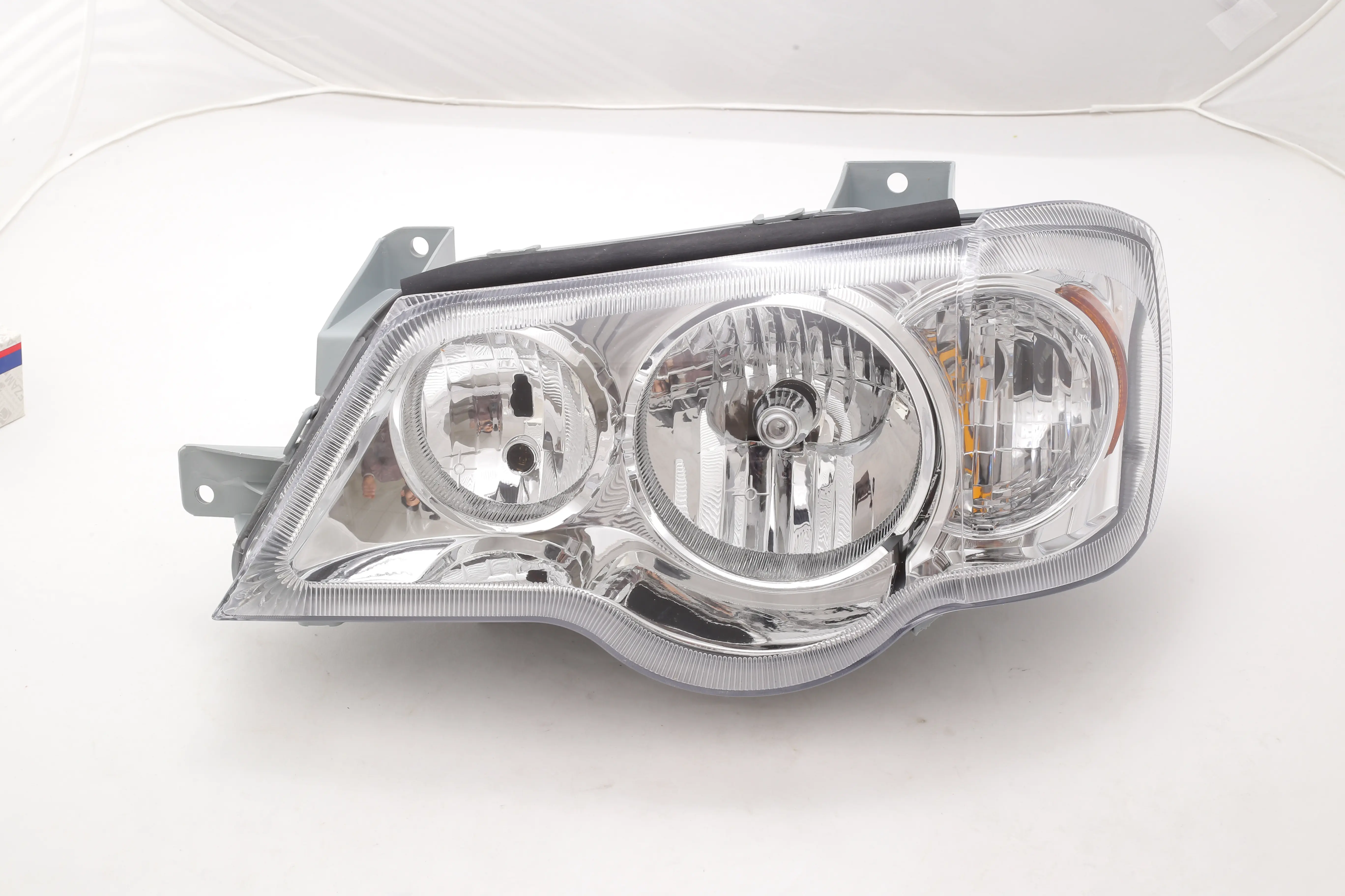 چراغ جلو 132 بدون موتور فن آوران چپ