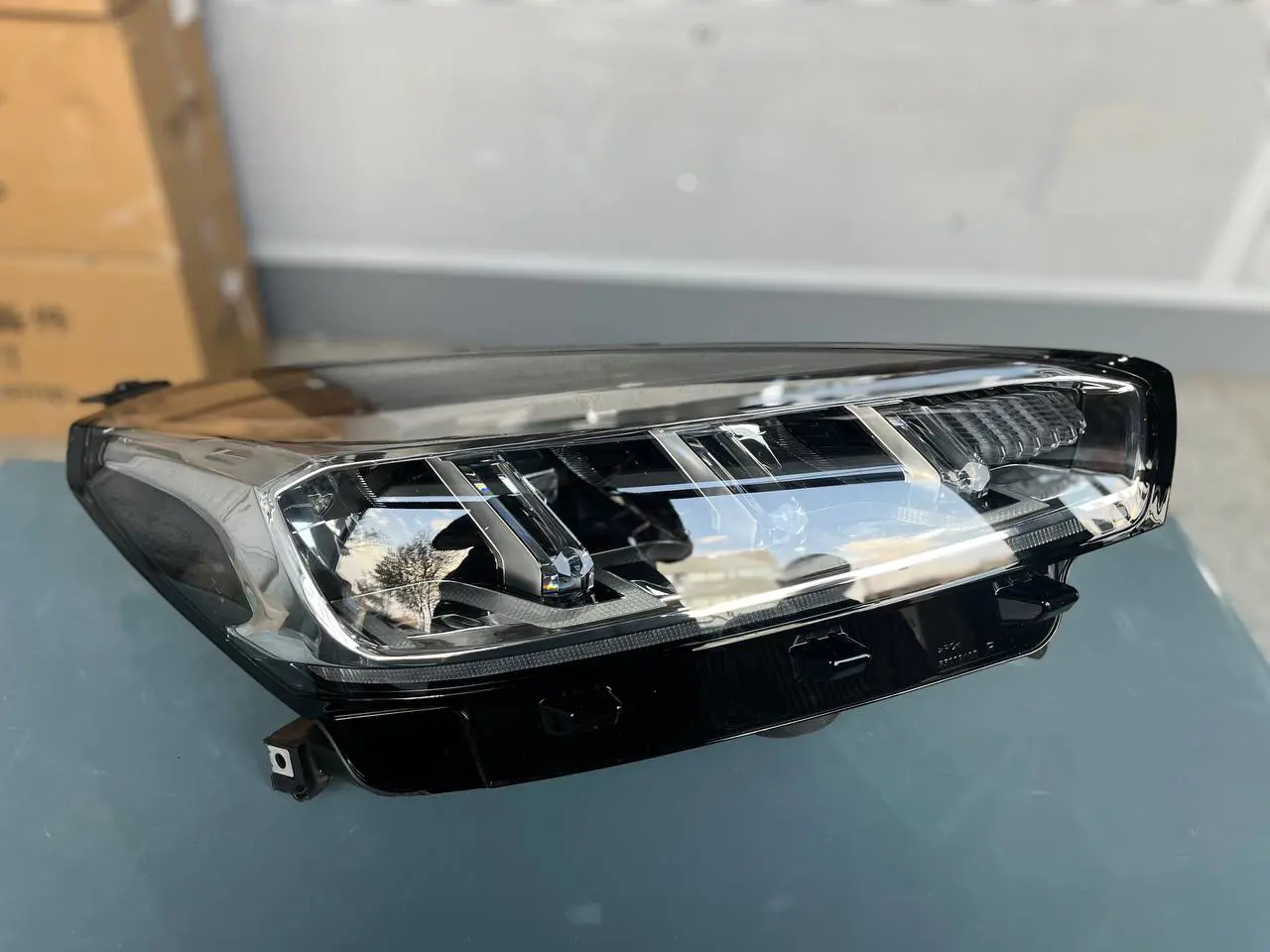 چراغ جلو راست تیگو7 SOMINEK