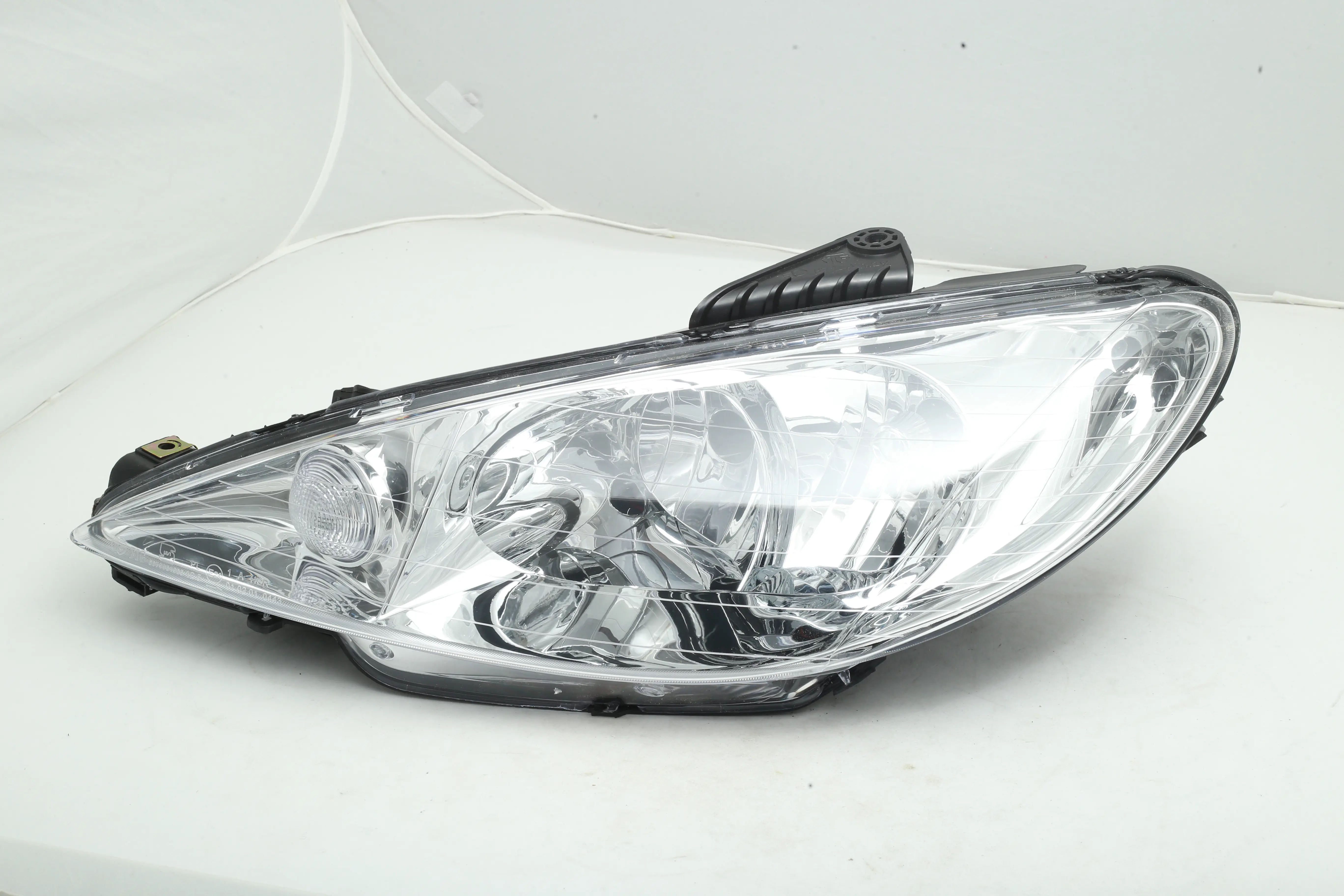 چراغ جلو پژو 206 چپ فن آوران