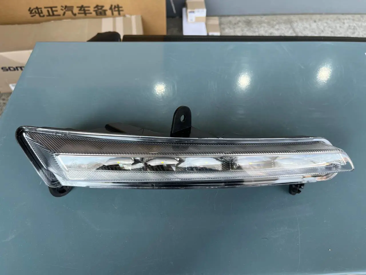 چراغ روز سمت چپ آریزو6 SOMINEK