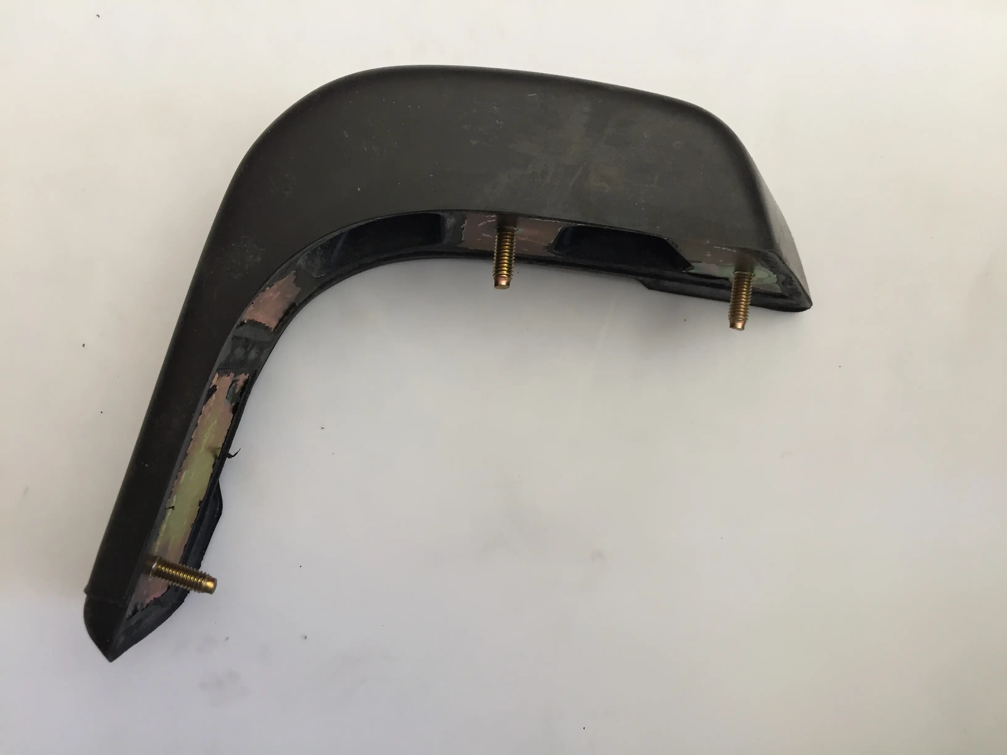 گوشه سپر عقب پیکاپ با آهن NISSAN MOTOR اصلی